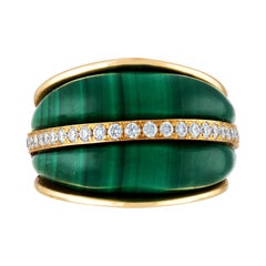 Anello statement in oro con diamante e malachite a forma di arco della cattedrale