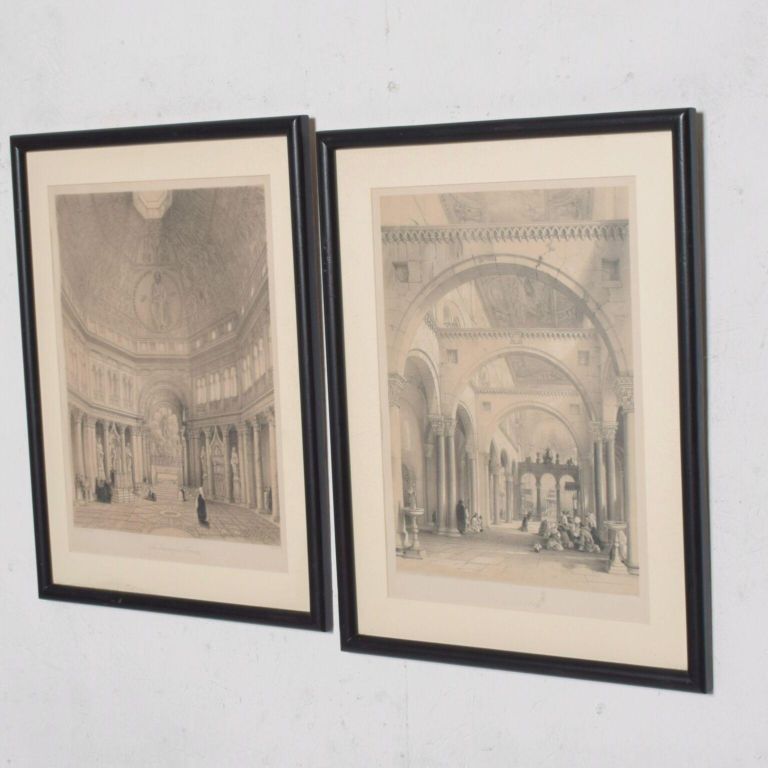 Paar schwarz gerahmte italienische architektonische Kathedrale Bild Lithographien
Keine Informationen über den Künstler verfügbar. 
Erscheint als lithografische Schrift. 
Das Angebot gilt für das Paar.
15 
