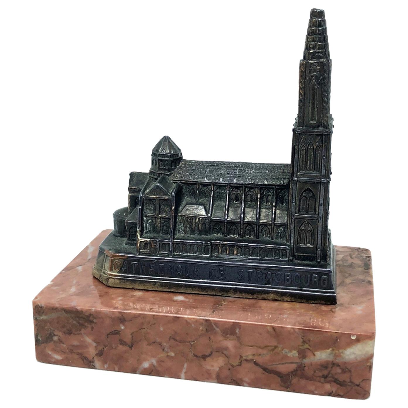 Cathédrale de Strasbourg Bâtiment souvenir en métal Vintage France, 1950s
