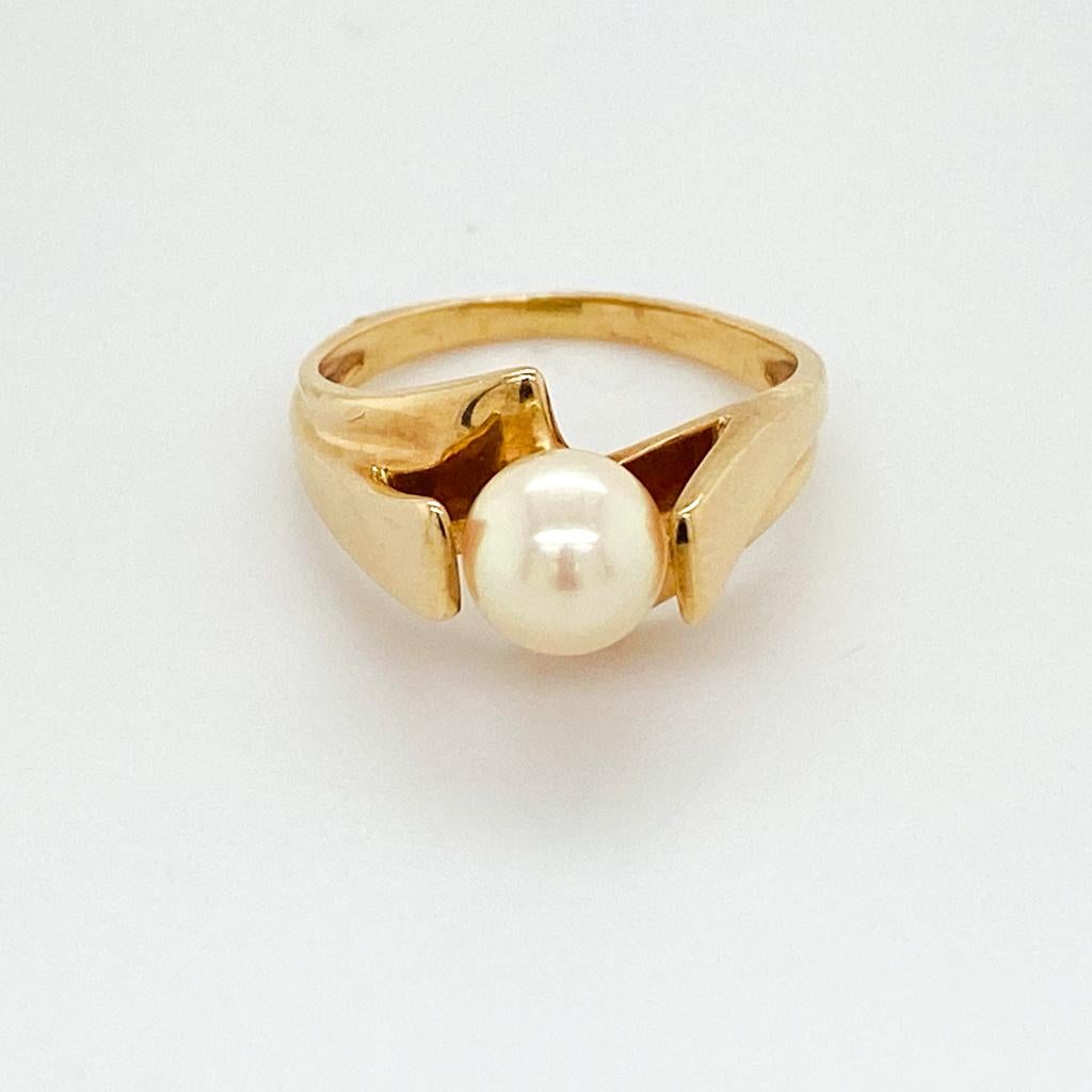 Round Cut Cathedral Pearl Bypass Solitaire Ring, 10K Yellow Gold, Vintage Ring Circa 1960