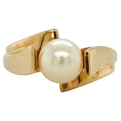 Cathedral Pearl Bypass Solitaire Ring, 10K Yellow Gold, Used Ring Circa 1960