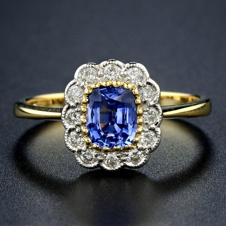 For Sale:  Ceylon Sapphire with Diamond Vintage Halo Ring in Yellow Gold 18K 3