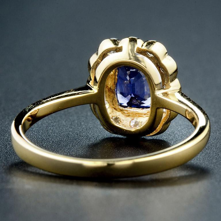 For Sale:  Ceylon Sapphire with Diamond Vintage Halo Ring in Yellow Gold 18K 6