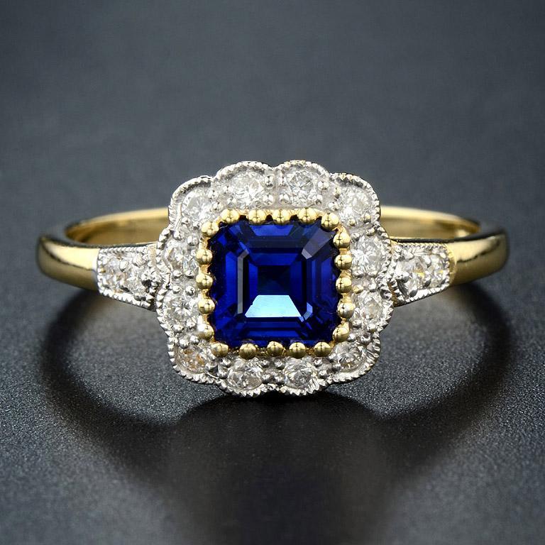 For Sale:  Natural Sapphire with Diamond Vintage Halo Ring in 18K Yellow Gold 3