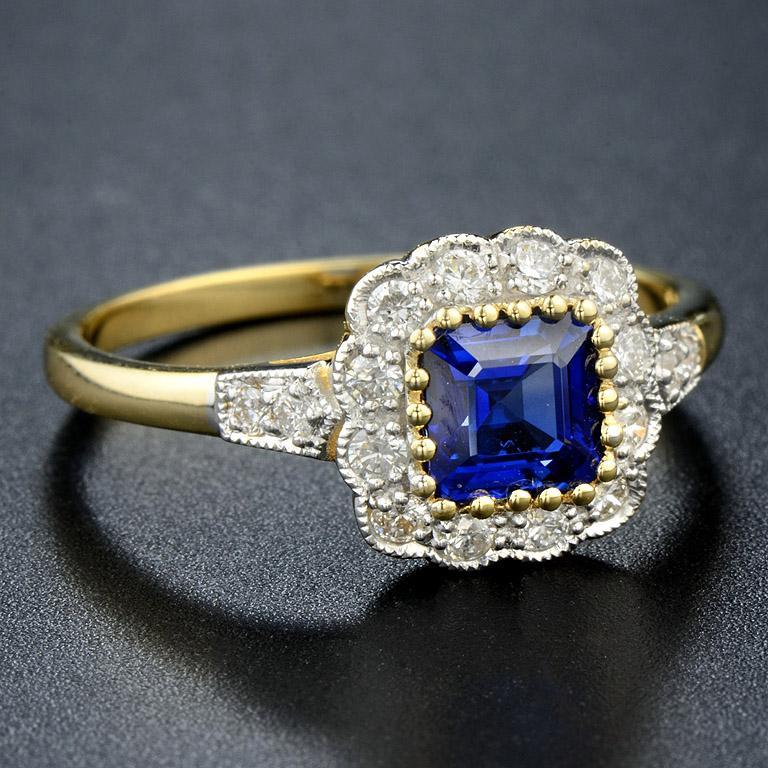 For Sale:  Natural Sapphire with Diamond Vintage Halo Ring in 18K Yellow Gold 4