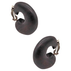 CATHERINE NOLL 1970 French Clips-On Earring Sculpted In Wood And .925 Sterling