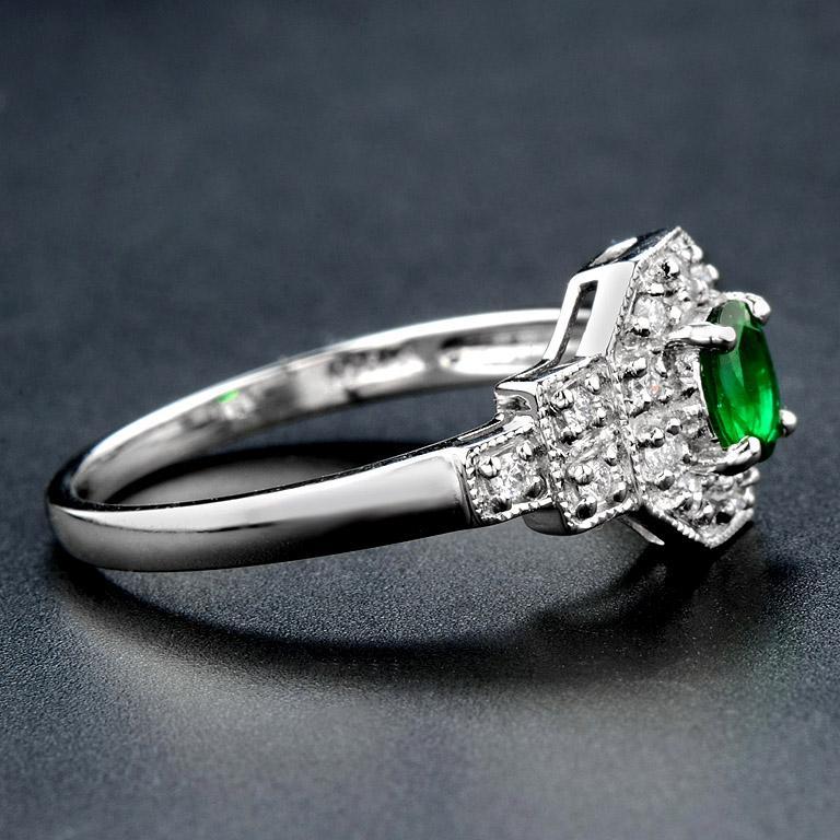 For Sale:  Oval Emerald with Diamond Art Deco Style Cluster Ring in Platinum950 4