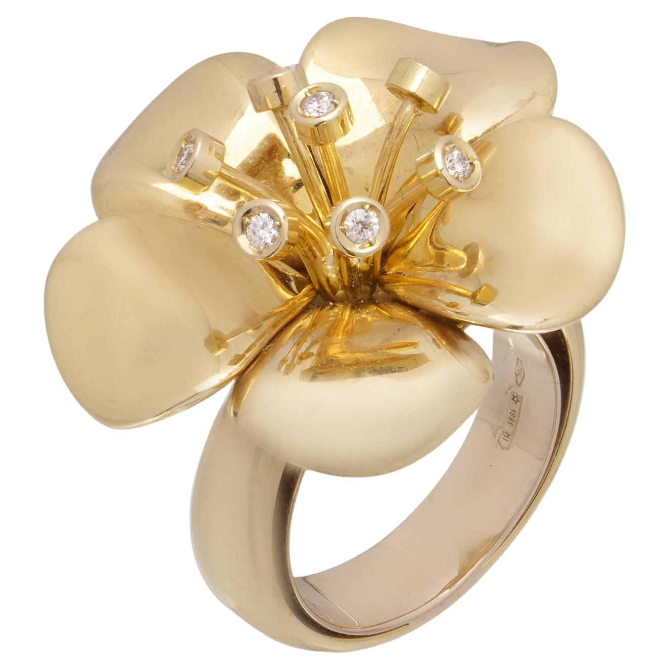 Catherine Prevost 18kt Yellow Gold and Diamond Flower Ring en venta