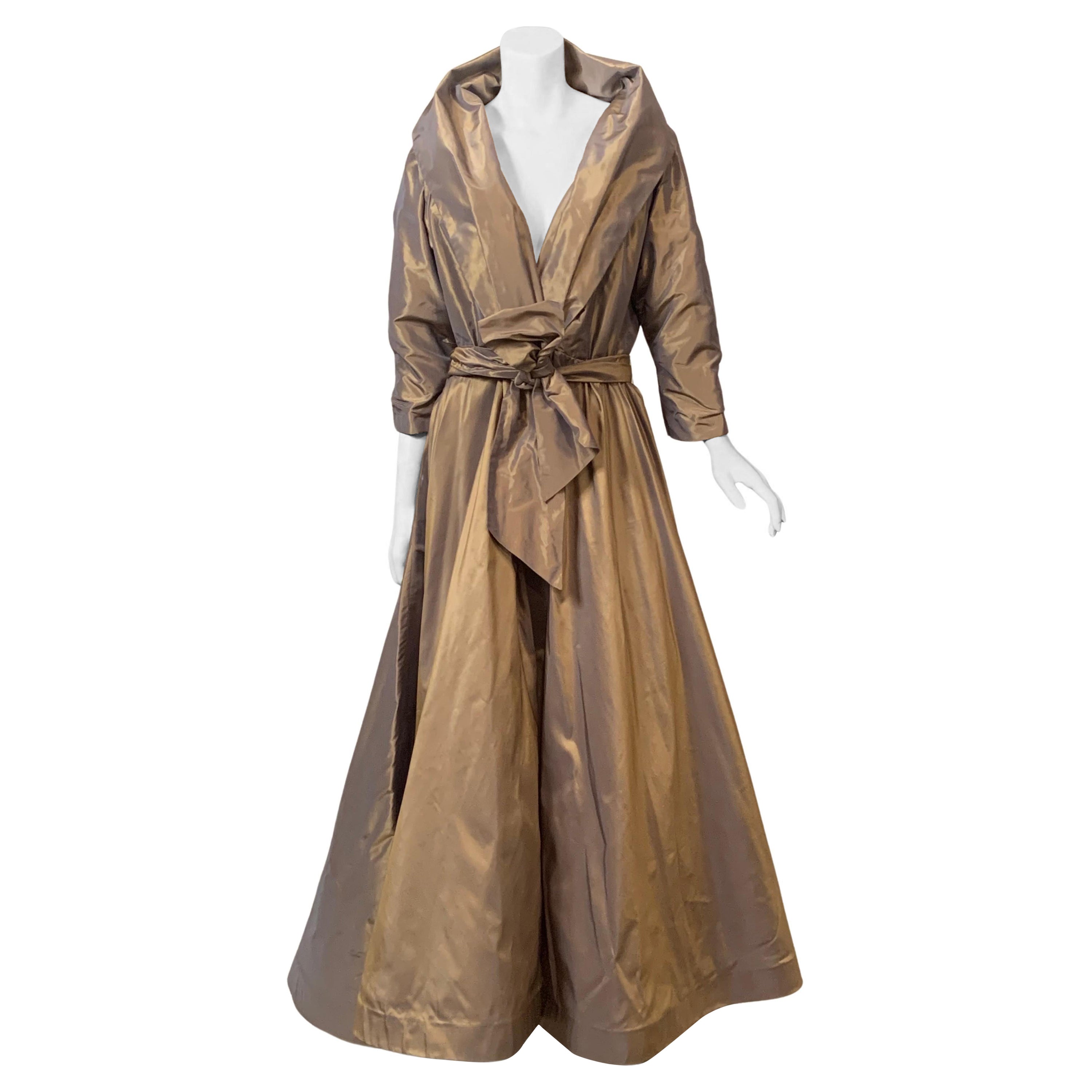 Catherine Regehr Abendkleid aus Seidentaft mit Schalkragen im Angebot