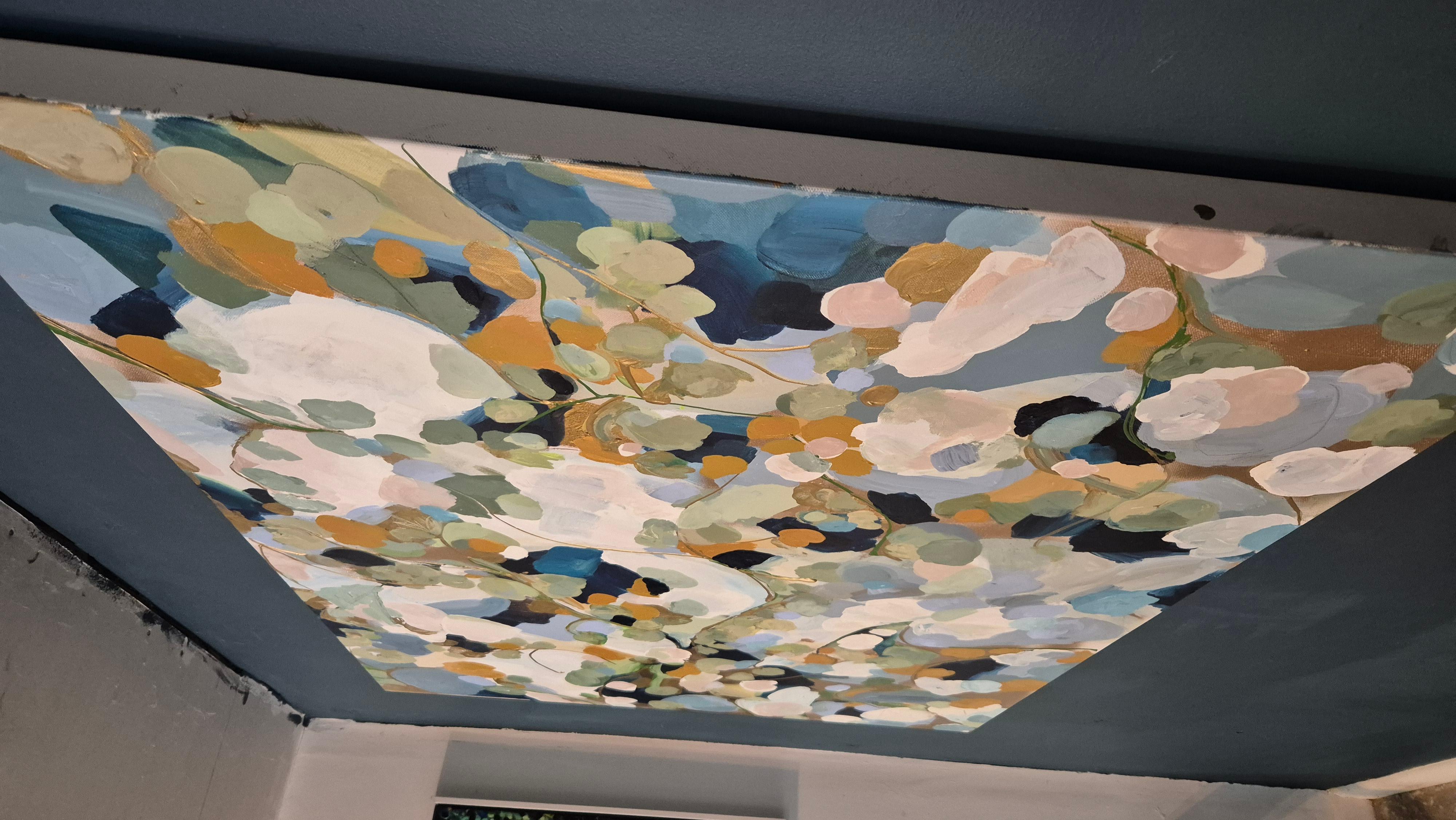 Ich wollte dieses Werk mit einem Ziel vor Augen schaffen - ich wollte diese Farbpalette auf der Leinwand wirklich zum Klingen bringen! Also Gold, Preußischblau, Olivgrün, Ockergelb, Brauntöne und Altrosa. Es ist ein sehr großes Gemälde, und ich bin