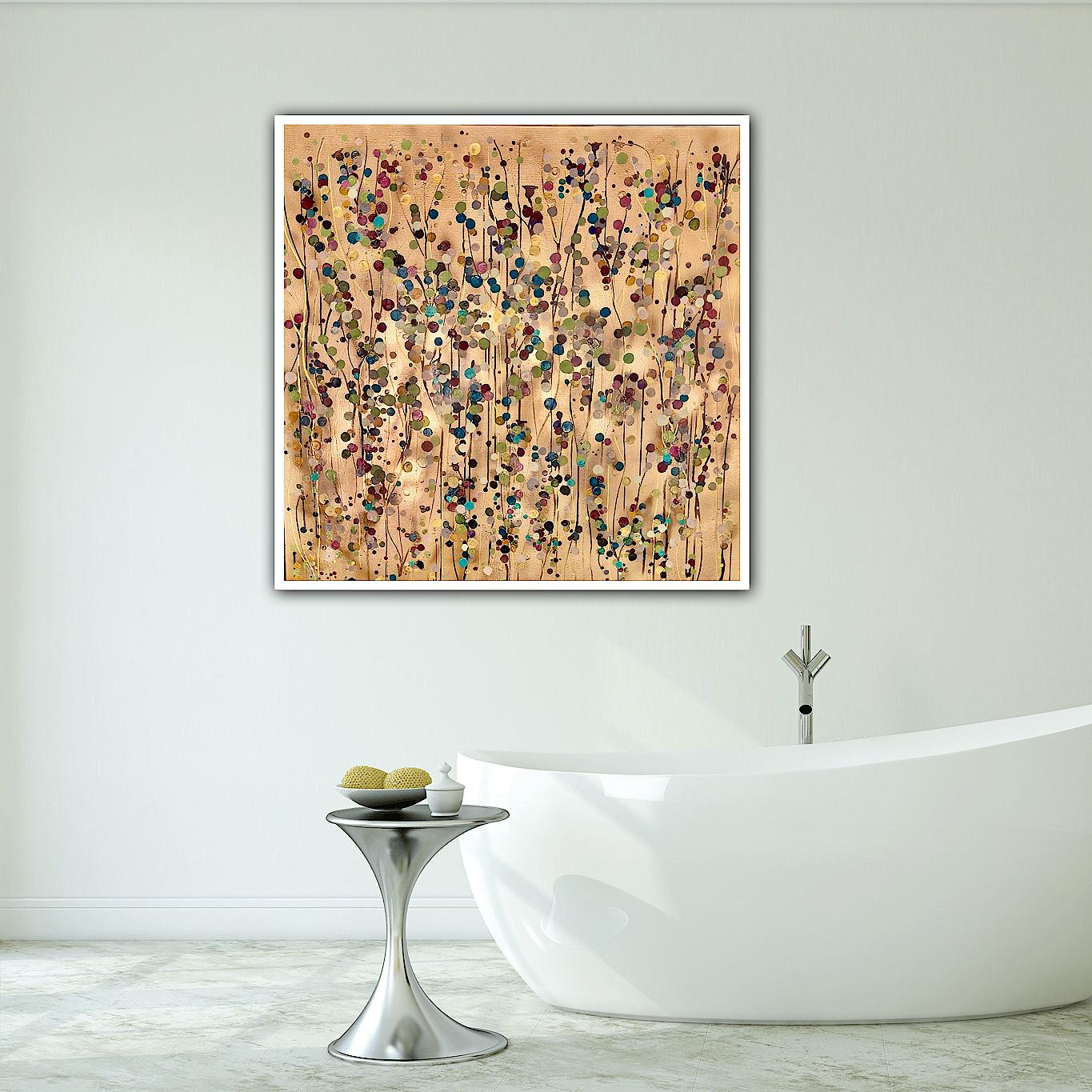 Schizzi d'oro. Non è solo un dipinto decorativo, anche se funziona a quel livello, ma ha una profondità e degli strati reali. L'oro si muove con la luce e lo spray d'oro ha creato dei cerchi al suo interno sopra la pittura acrilica e i