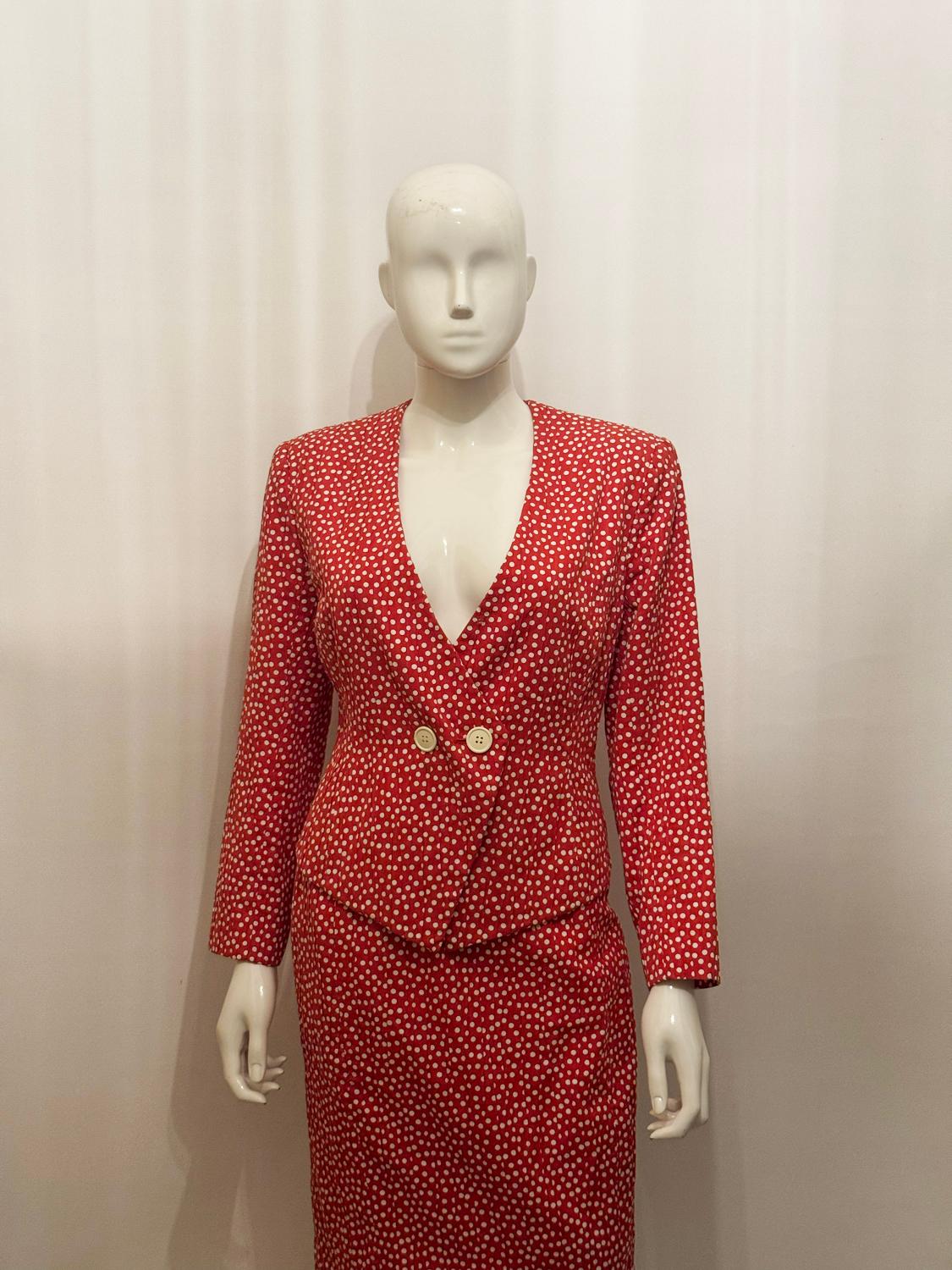 Donna Catherine Walker: abito con gonna a macchie bianche e rosse in vendita