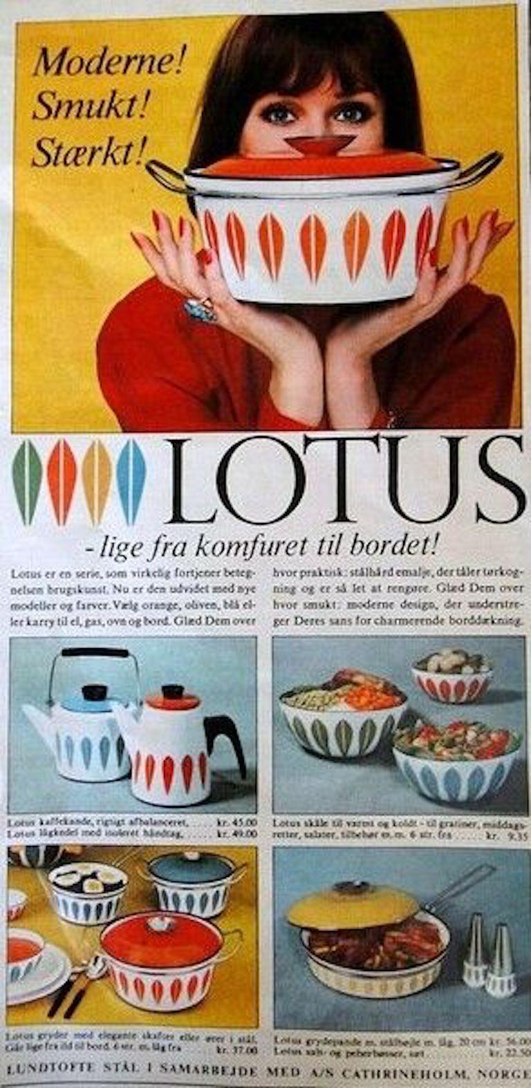 Cathrineholm Midcentury Scandinavian Modern Lotus Enamel Blue/White Dutch Oven For Sale 8
