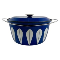 Cathrineholm Midcentury Scandinavian Modern Lotus Enamel White/Blue Dutch Oven