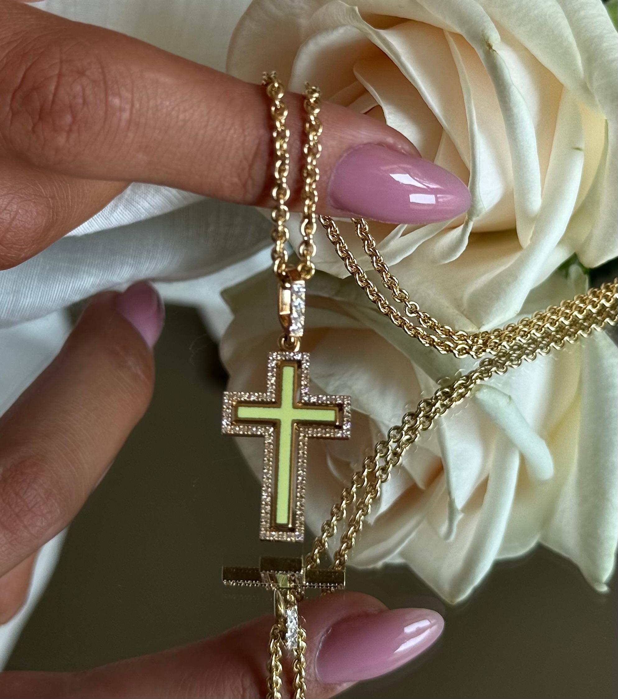 Catholic Cross Petite Harmony . Yellow gold , Anis enamel and Diamonds Corte redondo en venta