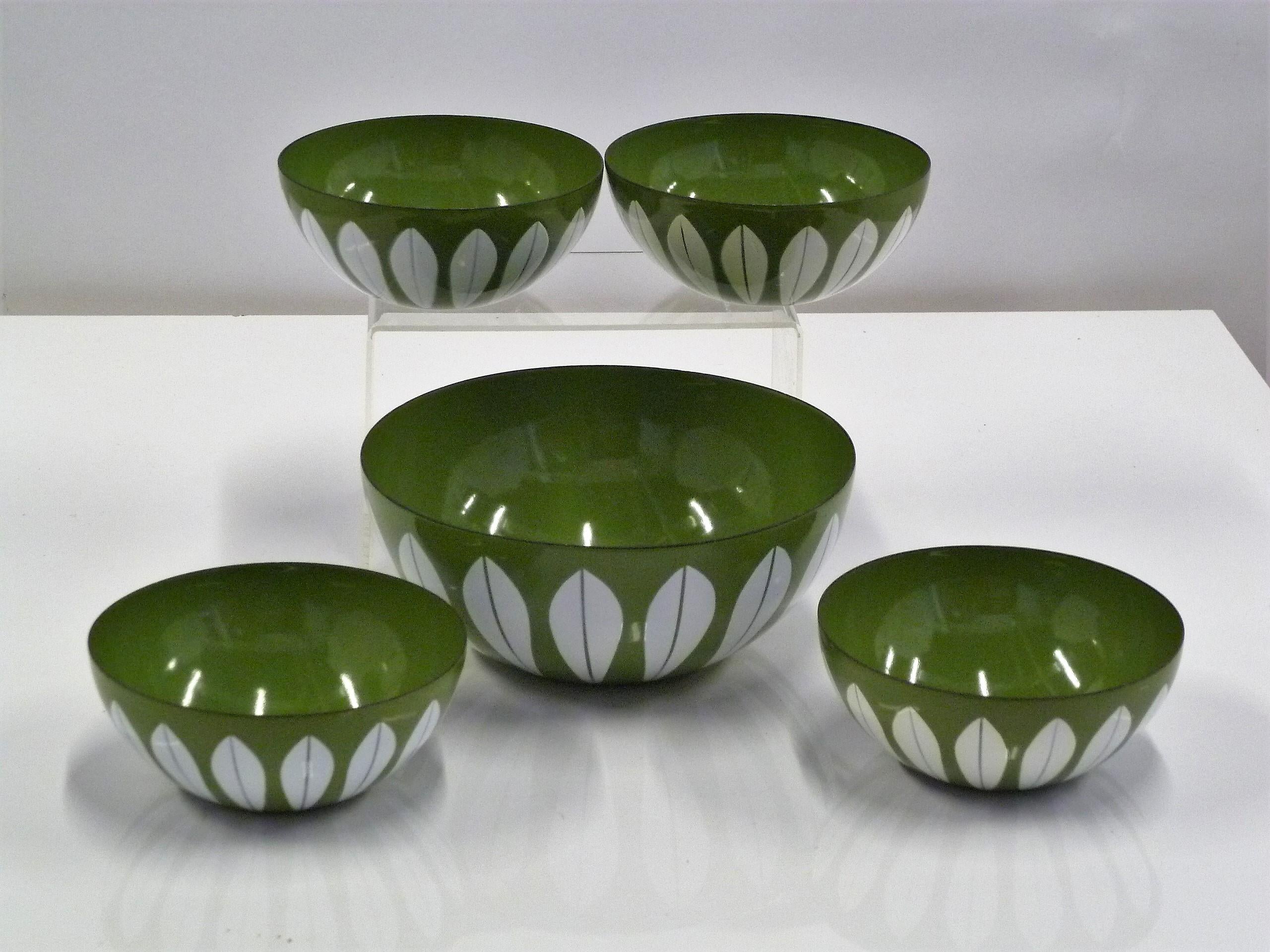 Scandinavian Modern Cathrineholm Serving Set of 5 Vessels for Salad N Tidbits Lotus Pattern, Norway