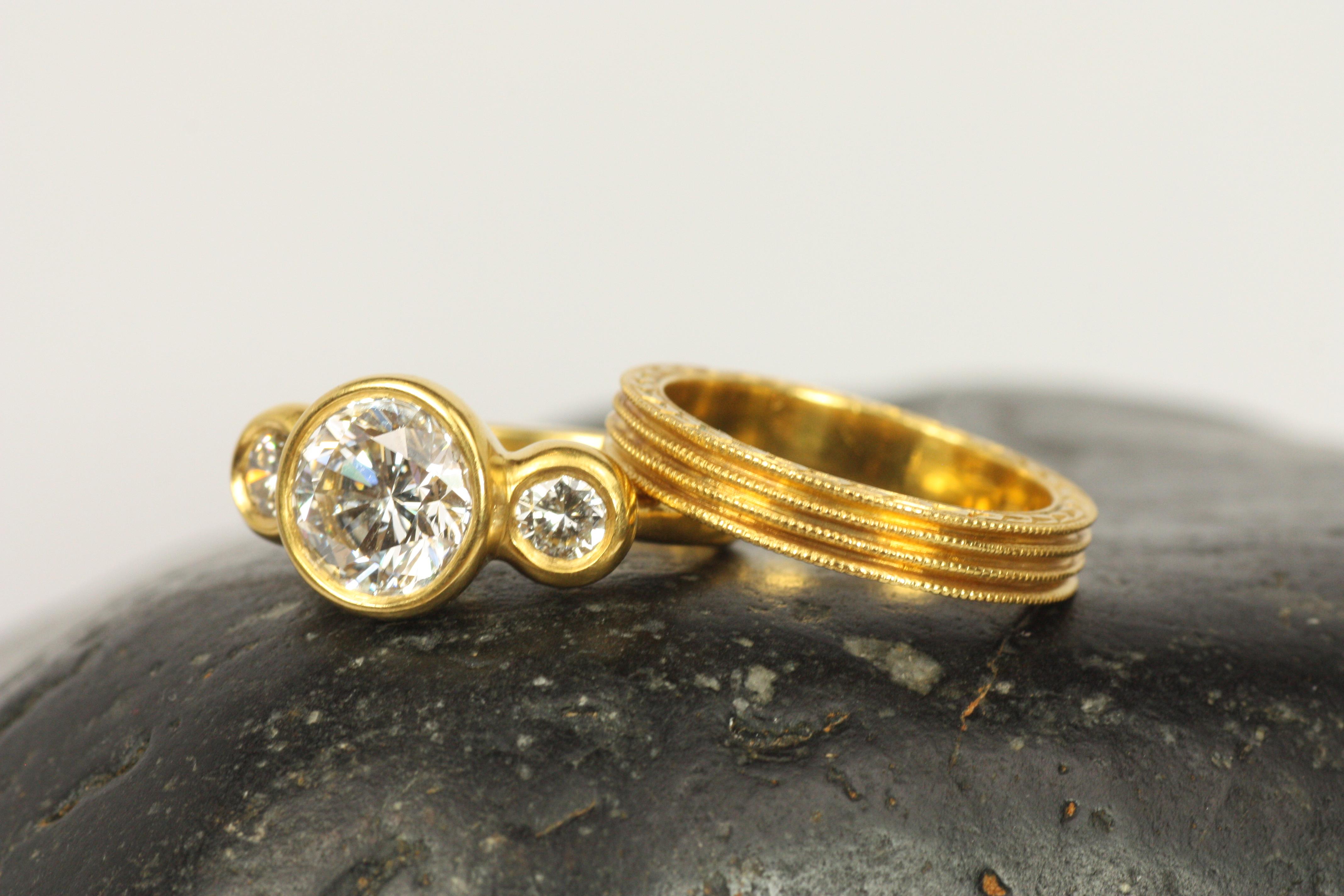 Cathy Waterman Grooved Beaded Gold Wedding Band In Good Condition For Sale In Santa Monica, CA