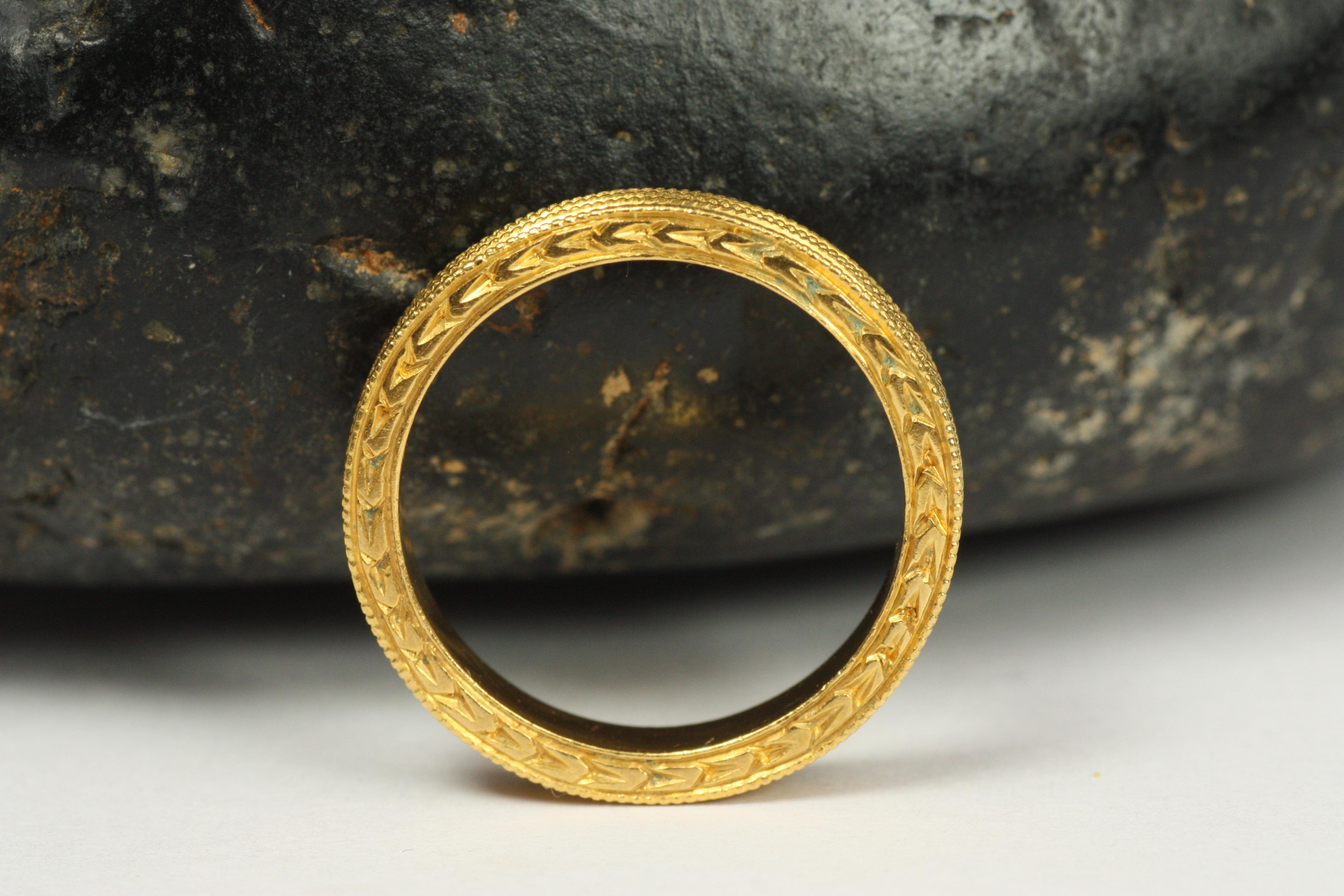 Cathy Waterman Grooved Beaded Gold Wedding Band For Sale 1