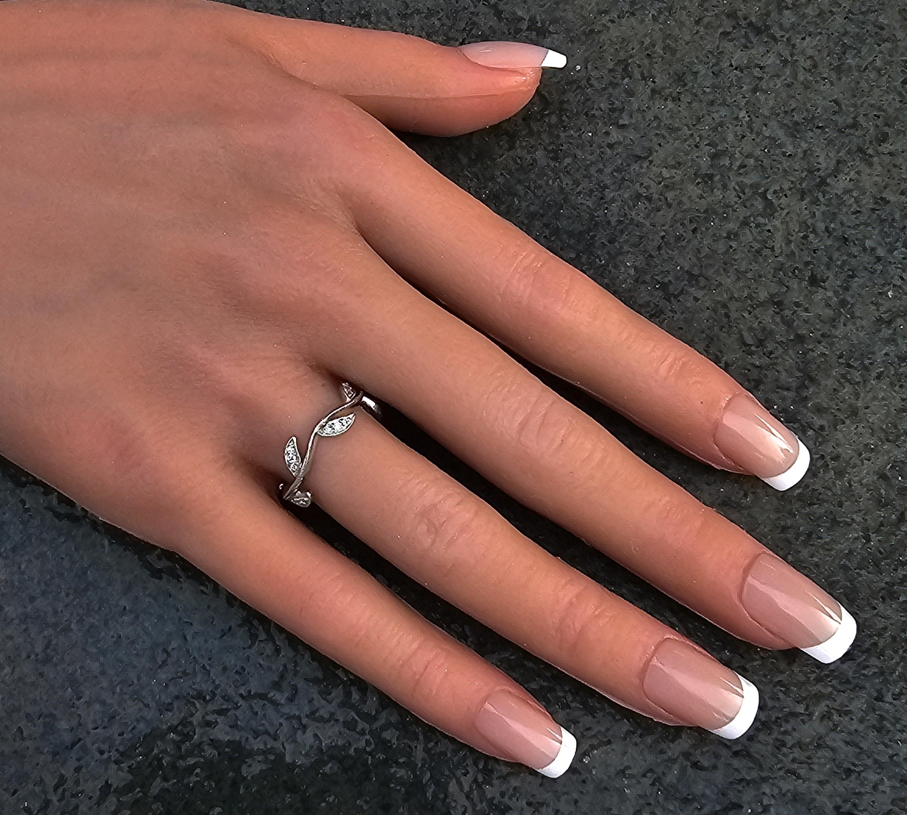 Cathy Waterman Platinum Diamond Ring Eternity Band Leaf floral size 6.75 In Good Condition For Sale In Northbrook, IL