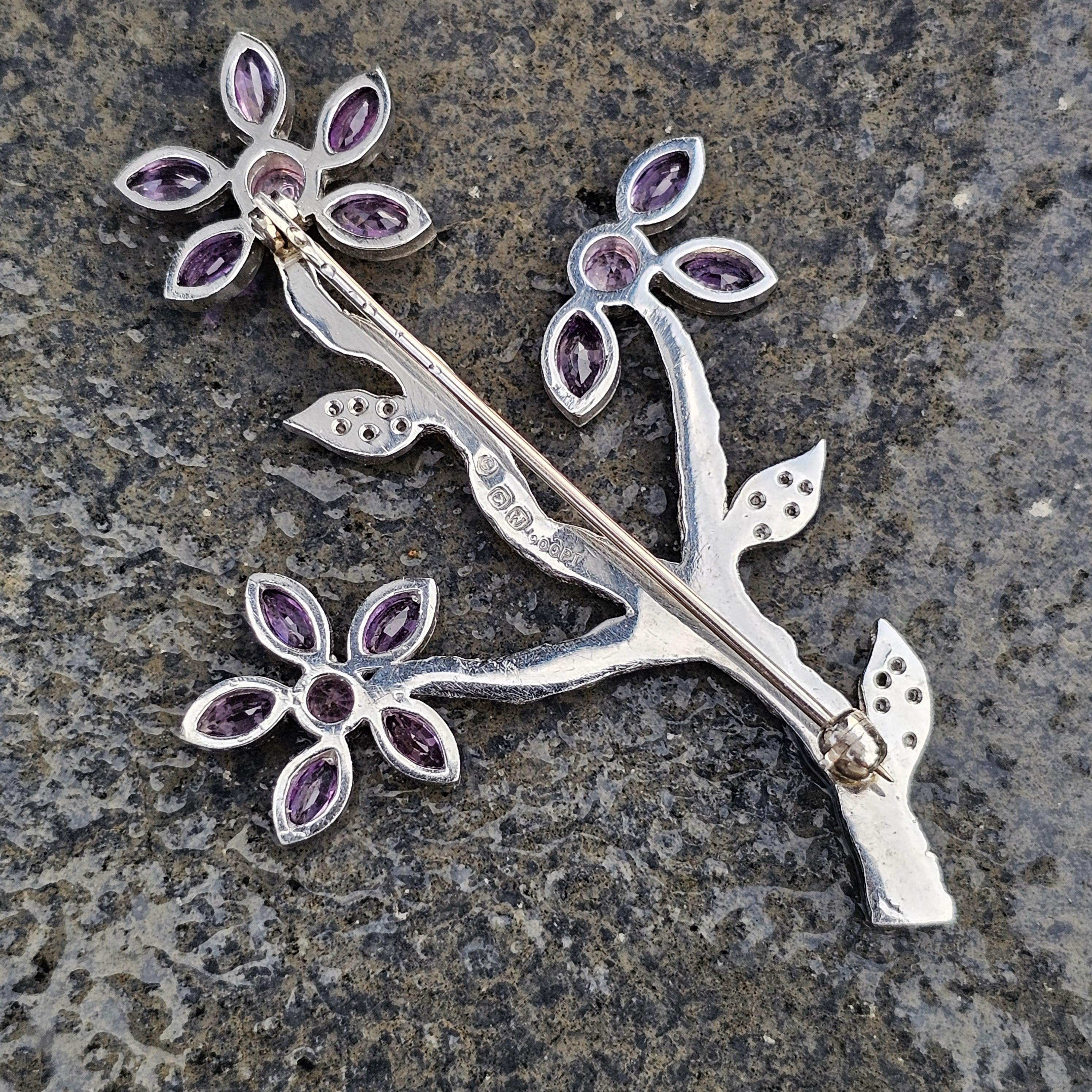 Cathy Waterman Spilla floreale in platino con diamante e zaffiro viola In condizioni buone in vendita a Northbrook, IL