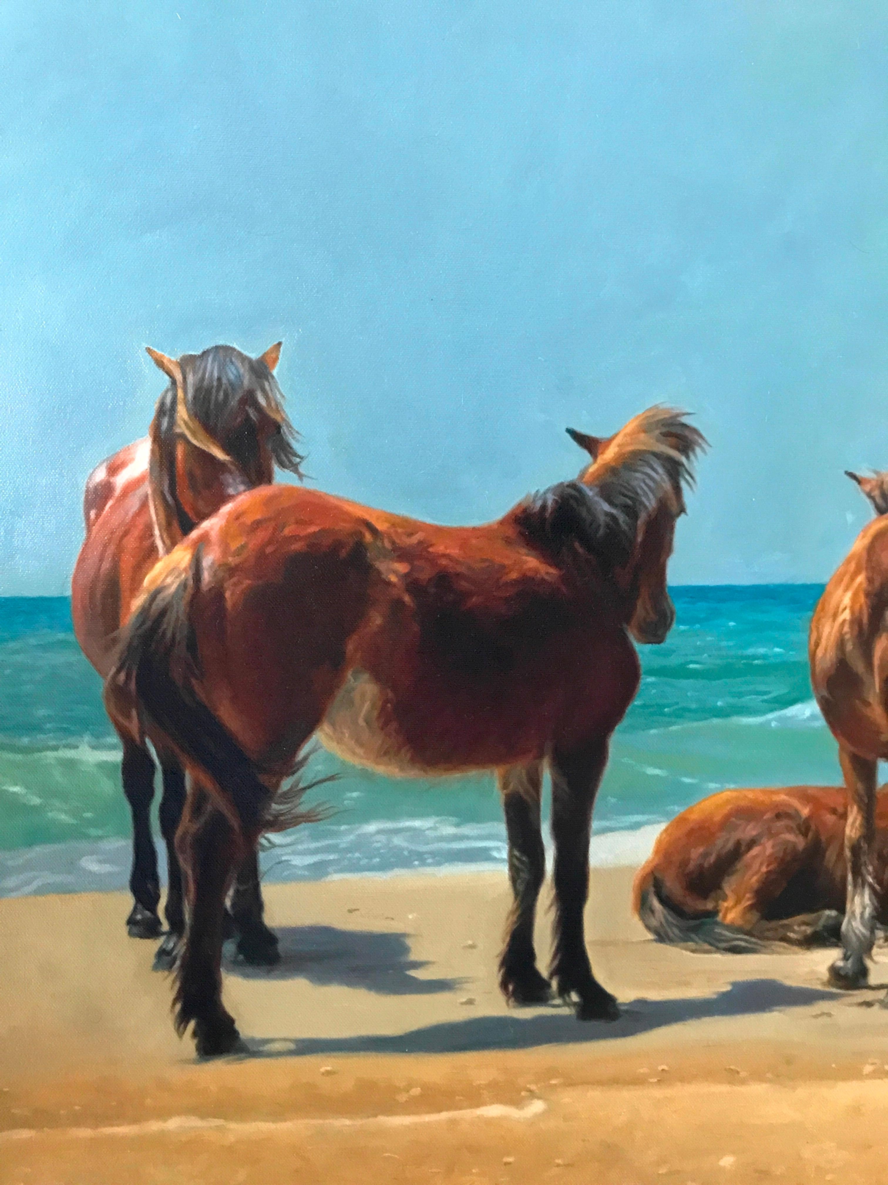 Magnifique paysage à l'huile réaliste avec des chevaux profitant de la brise de l'océan et de la paix - Bleu Animal Painting par Catrina Monroe