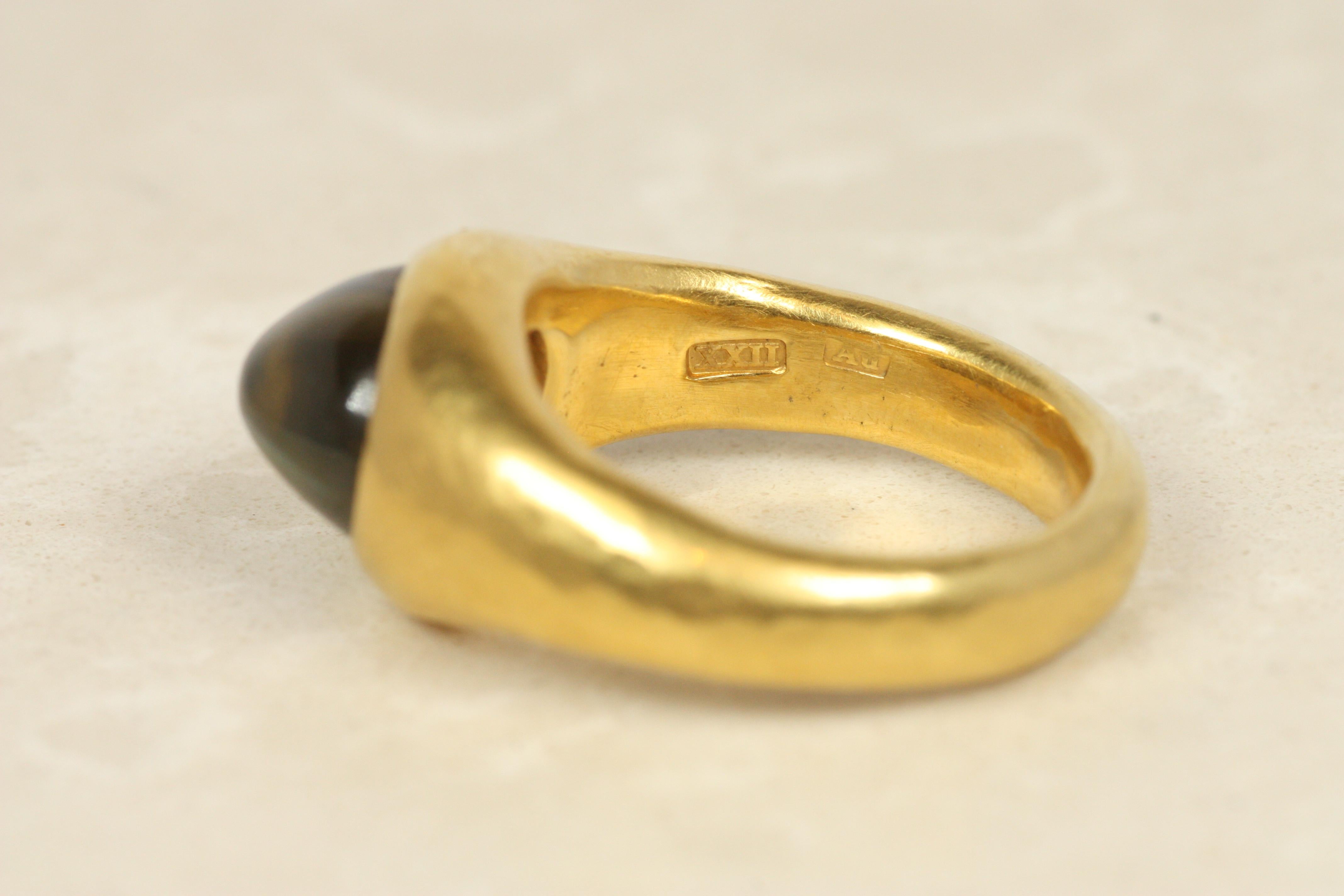 Cat's Eye Cabochon Gypsy Ring – 22K Yellow Gold, Sri Lankan For Sale 2