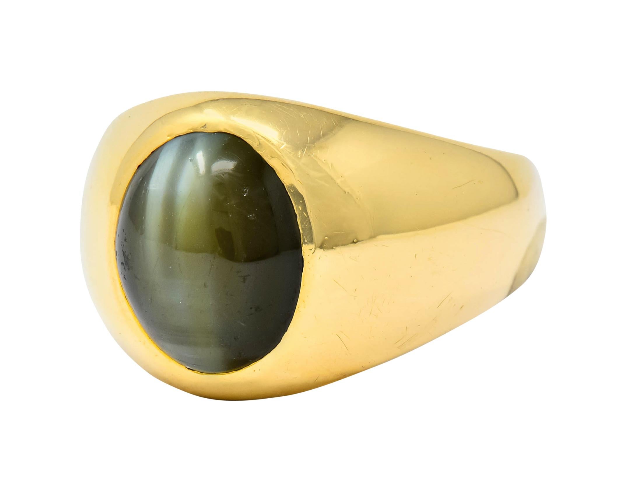 Modern Cat's Eye Chrysoberyl 18 Karat Yellow Gold Unisex Ring