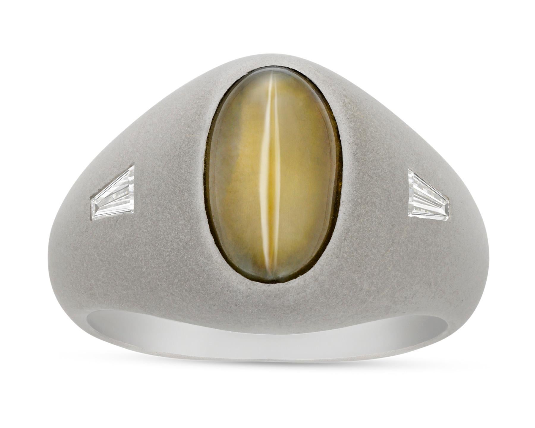 Modern Cat’s Eye Chrysoberyl and Baguette Diamond Ring, 4.61 carats For Sale
