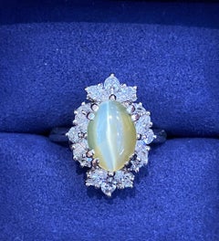 Cat's Eye Chrysoberyl and Diamond Ring in Platinum