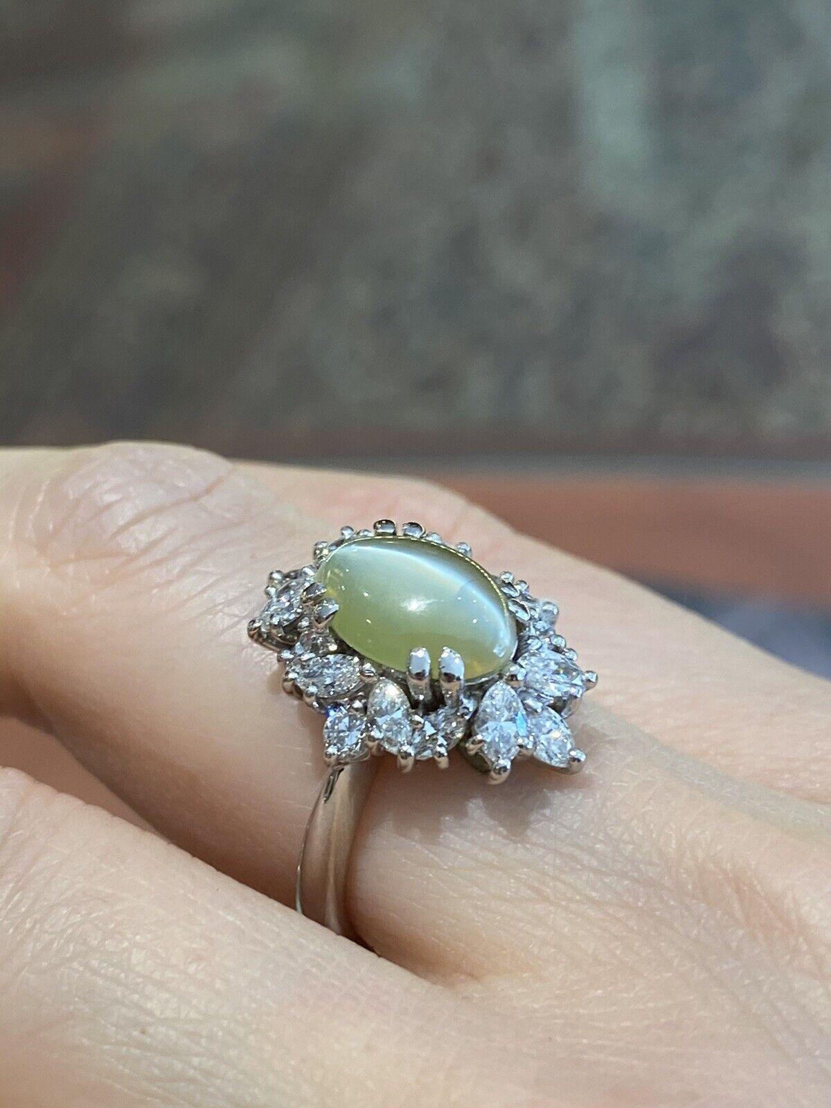 Cat's Eye Chrysoberyl and Diamond Ring in Platinum For Sale 3