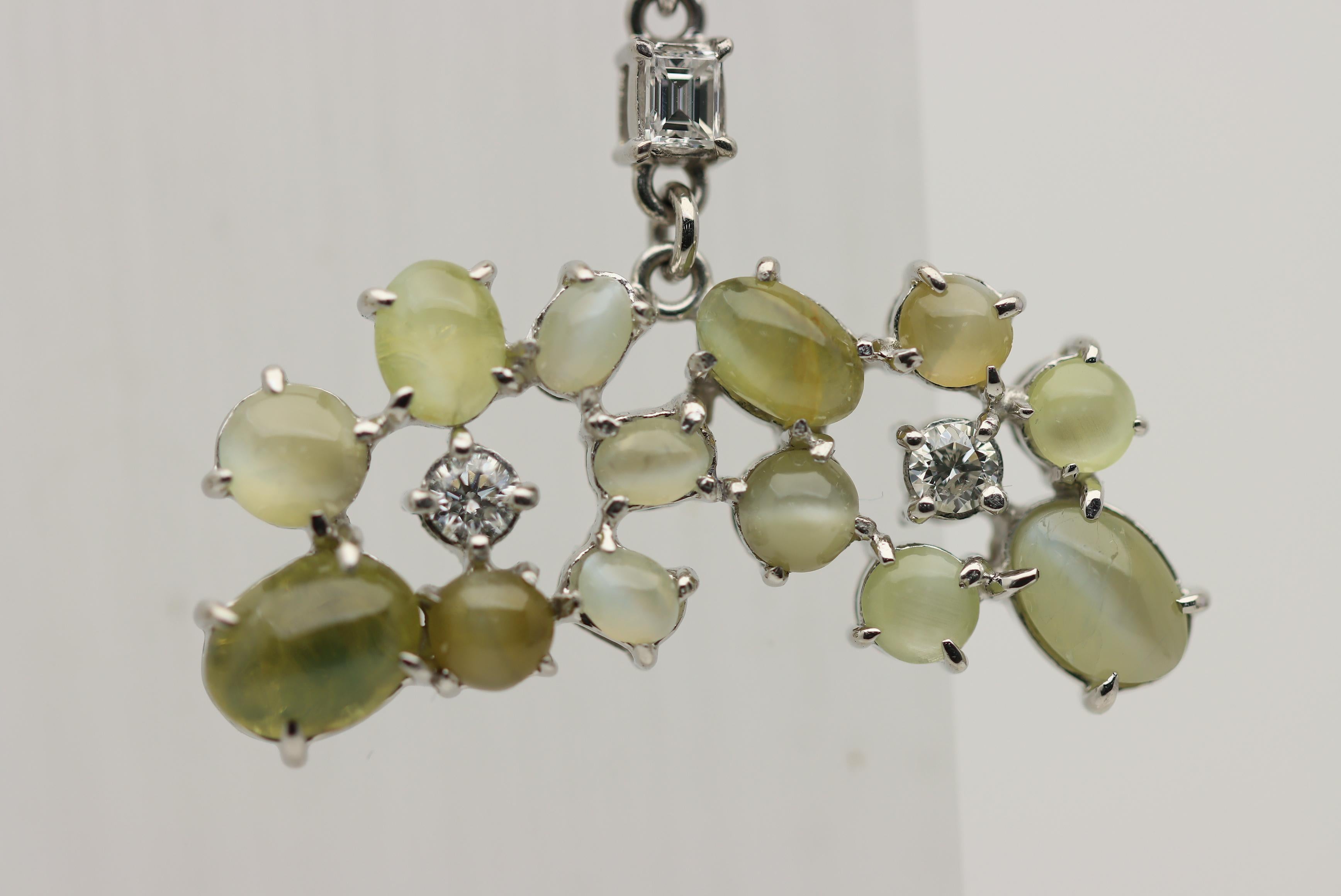 Cats Eye Chrysoberyl Diamond Platinum Drop Earrings In New Condition For Sale In Beverly Hills, CA