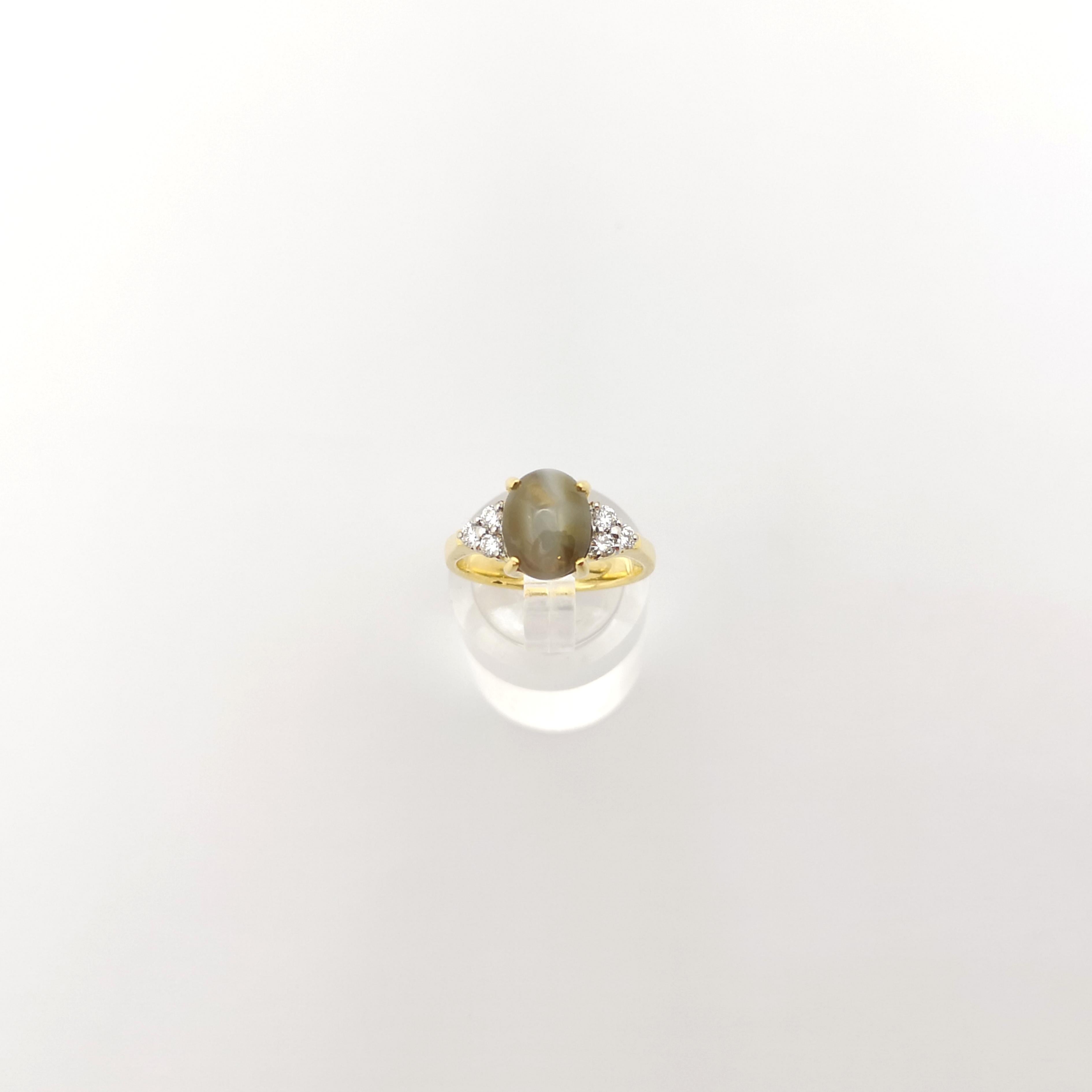 Cat's Eye Chrysoberyl with Diamond Ring set in 18K Gold Settings For Sale 2