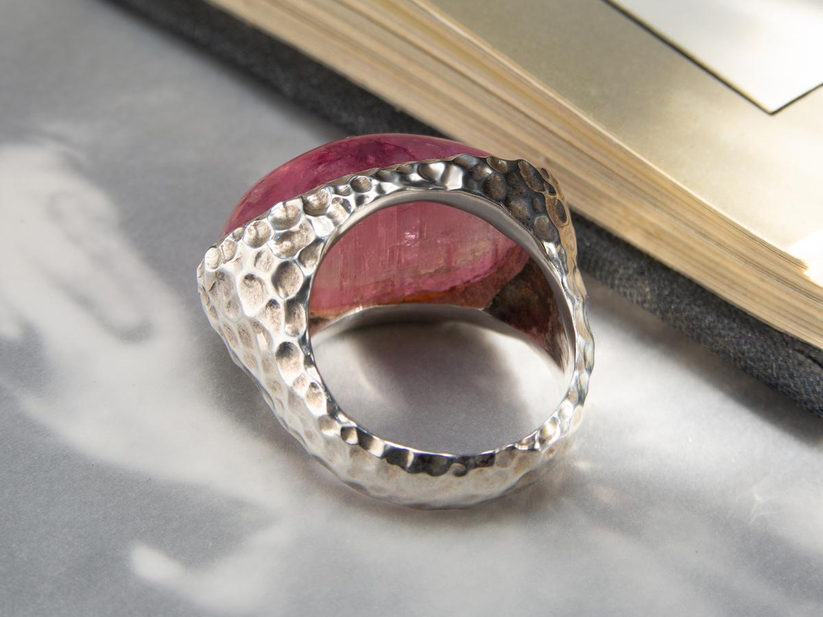 Large Cat's Eye Effect Rubellite Silver Ring Hot Pink Tourmaline Cabochon For Sale 3
