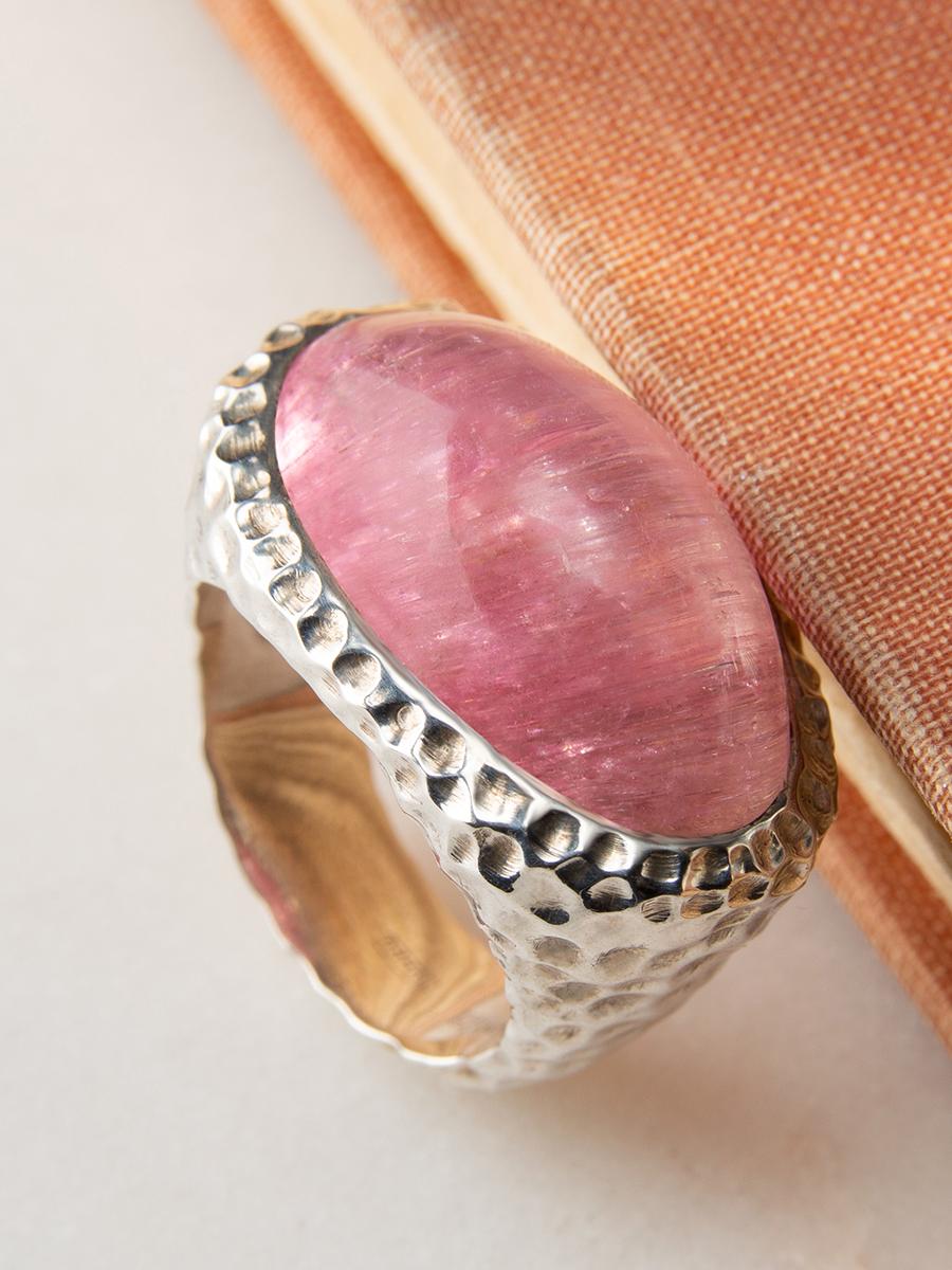 Women's or Men's Large Cat's Eye Effect Rubellite Silver Ring Hot Pink Tourmaline Cabochon For Sale