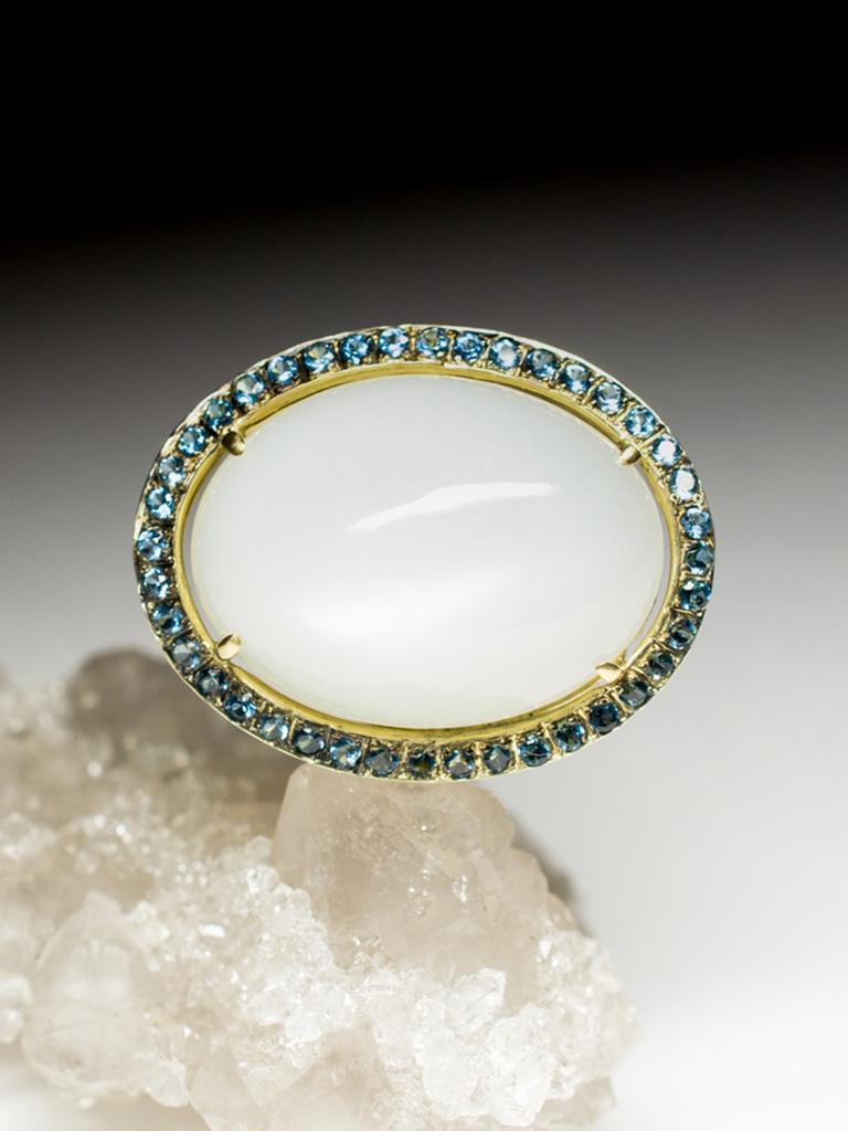 Cat's Eye Moonstone Topaz Yellow Gold Ring Chatoyant Cabochon London Blue Unisex In New Condition For Sale In Berlin, DE