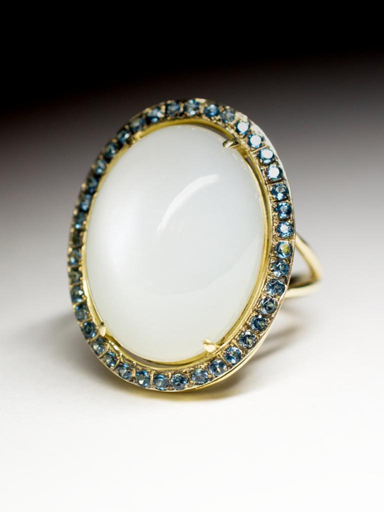 Cat's Eye Moonstone Topaz Yellow Gold Ring Chatoyant Cabochon London Blue Unisex For Sale 3