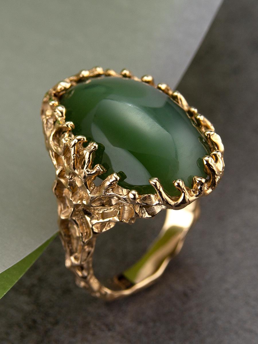 Cat's Eye Nephrite Jade Gold Ring Chatoyant Effect Gemstone Green vintage For Sale 6