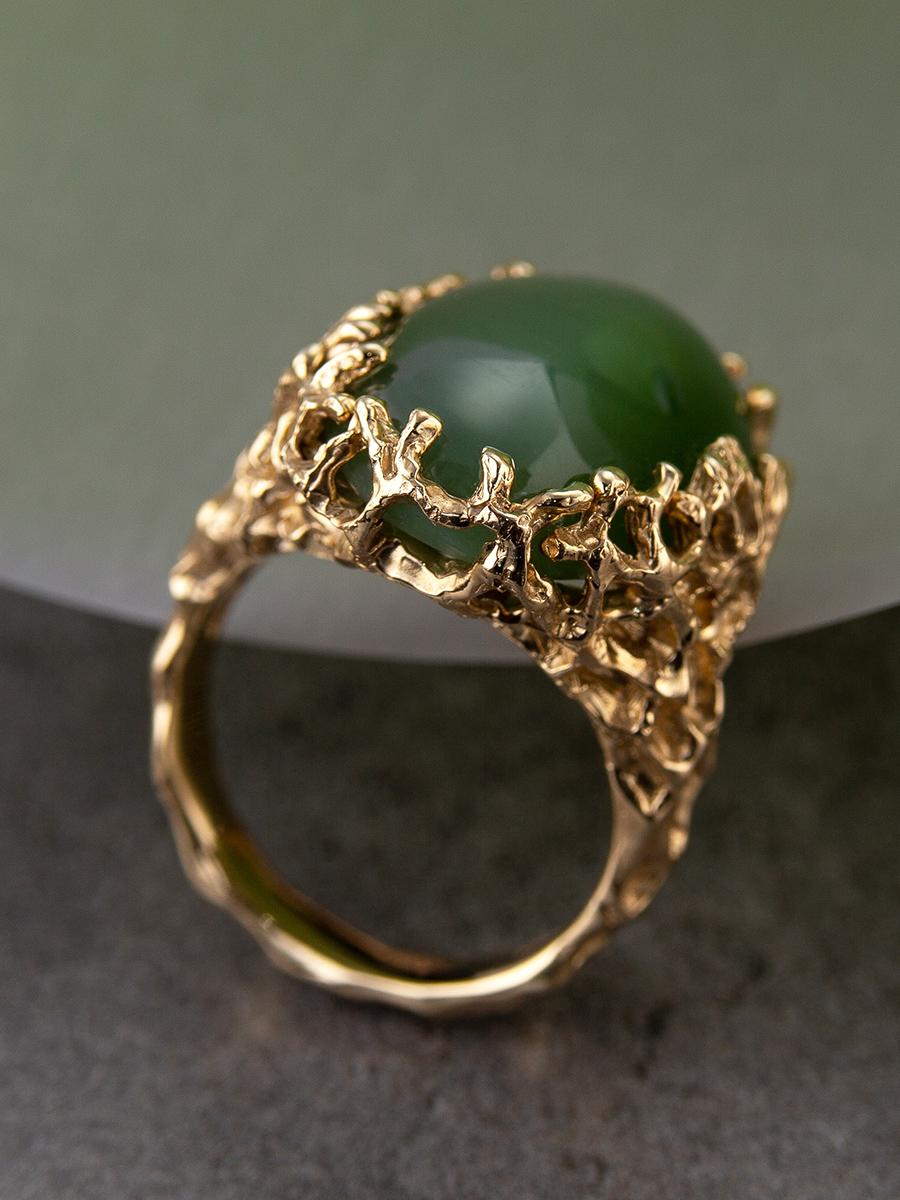 Cat's Eye Nephrite Jade Gold Ring Chatoyant Effect Gemstone Green vintage For Sale 7