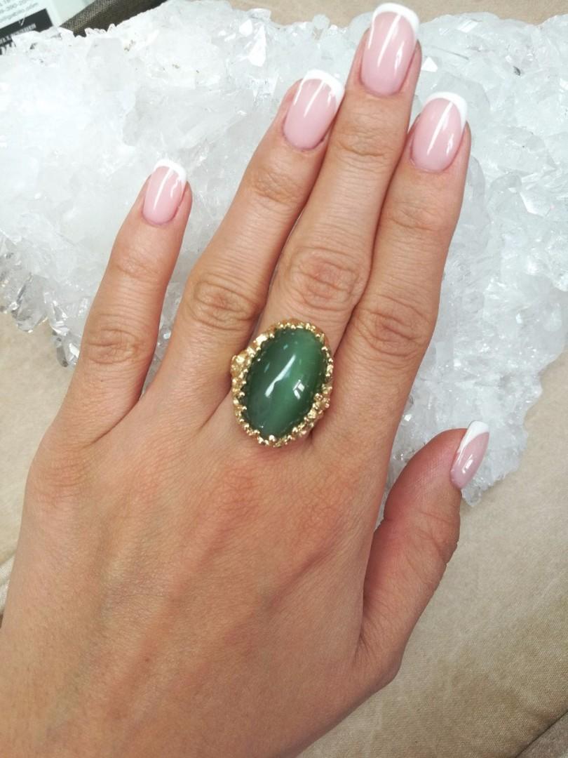 Art Nouveau Cat's Eye Nephrite Jade Gold Ring Chatoyant Effect Gemstone Green vintage For Sale