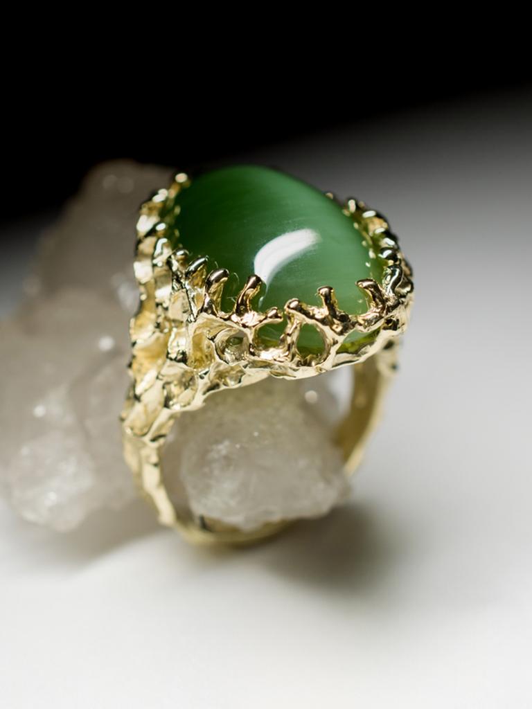 Cat's Eye Nephrite Jade Gold Ring Chatoyant Effect Gemstone Moss Green For Sale 7