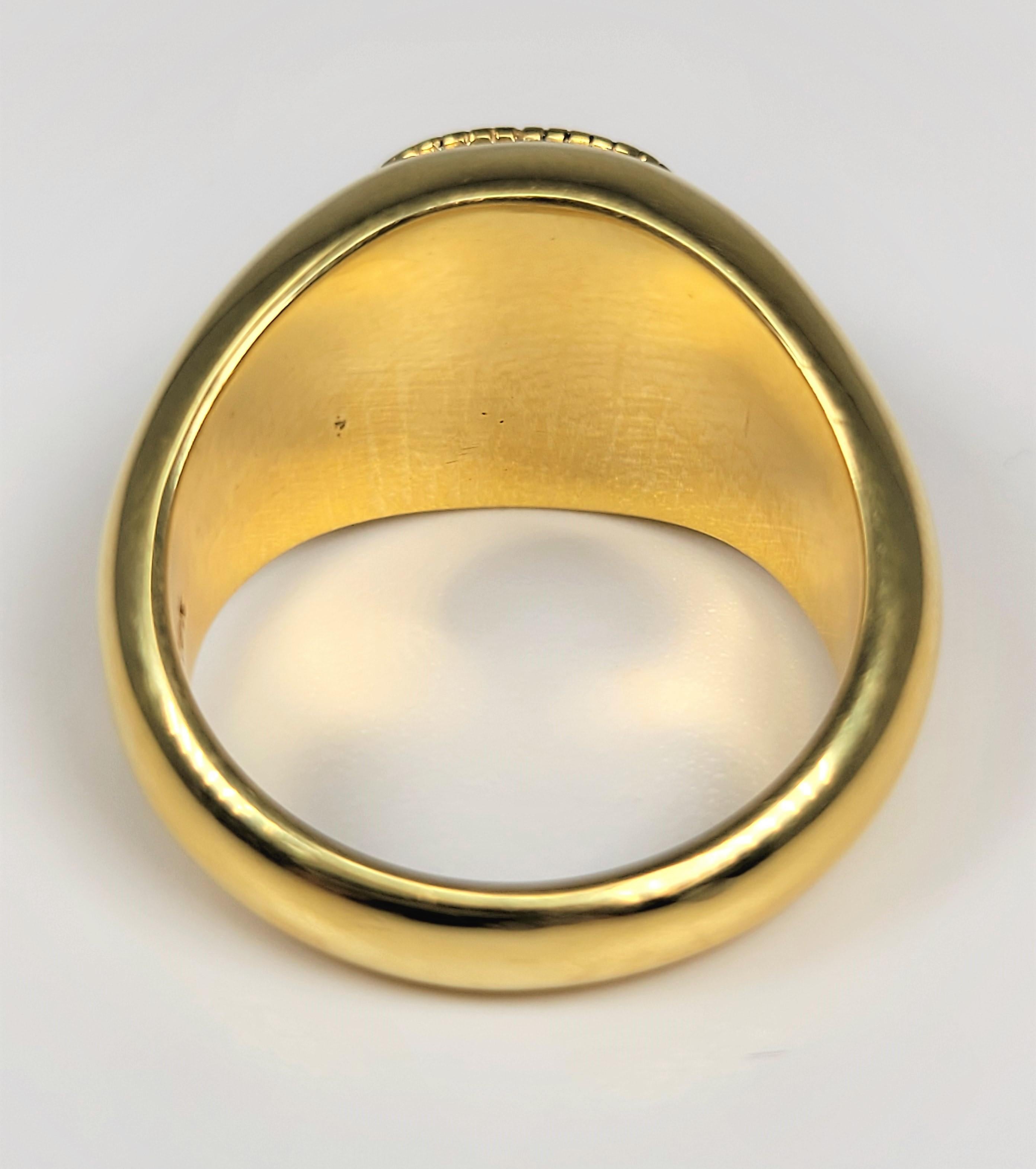 Oval Cut Cat's Eye Ring in 18 Karat Gold For Sale