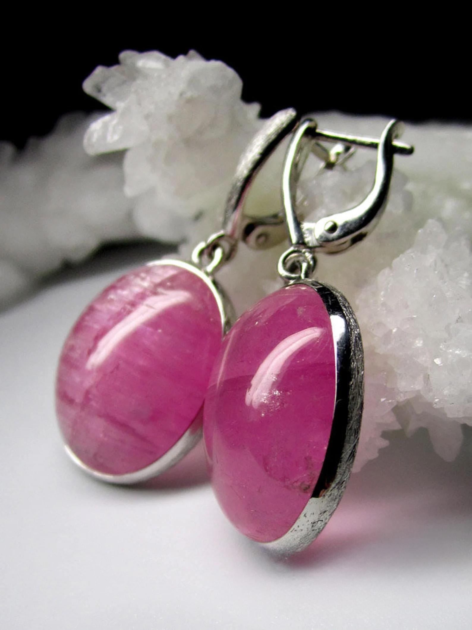 Artista Orecchini d'argento con tormalina rubellite occhio di gatto Effetto catoyant Regalo naturale per lei in vendita