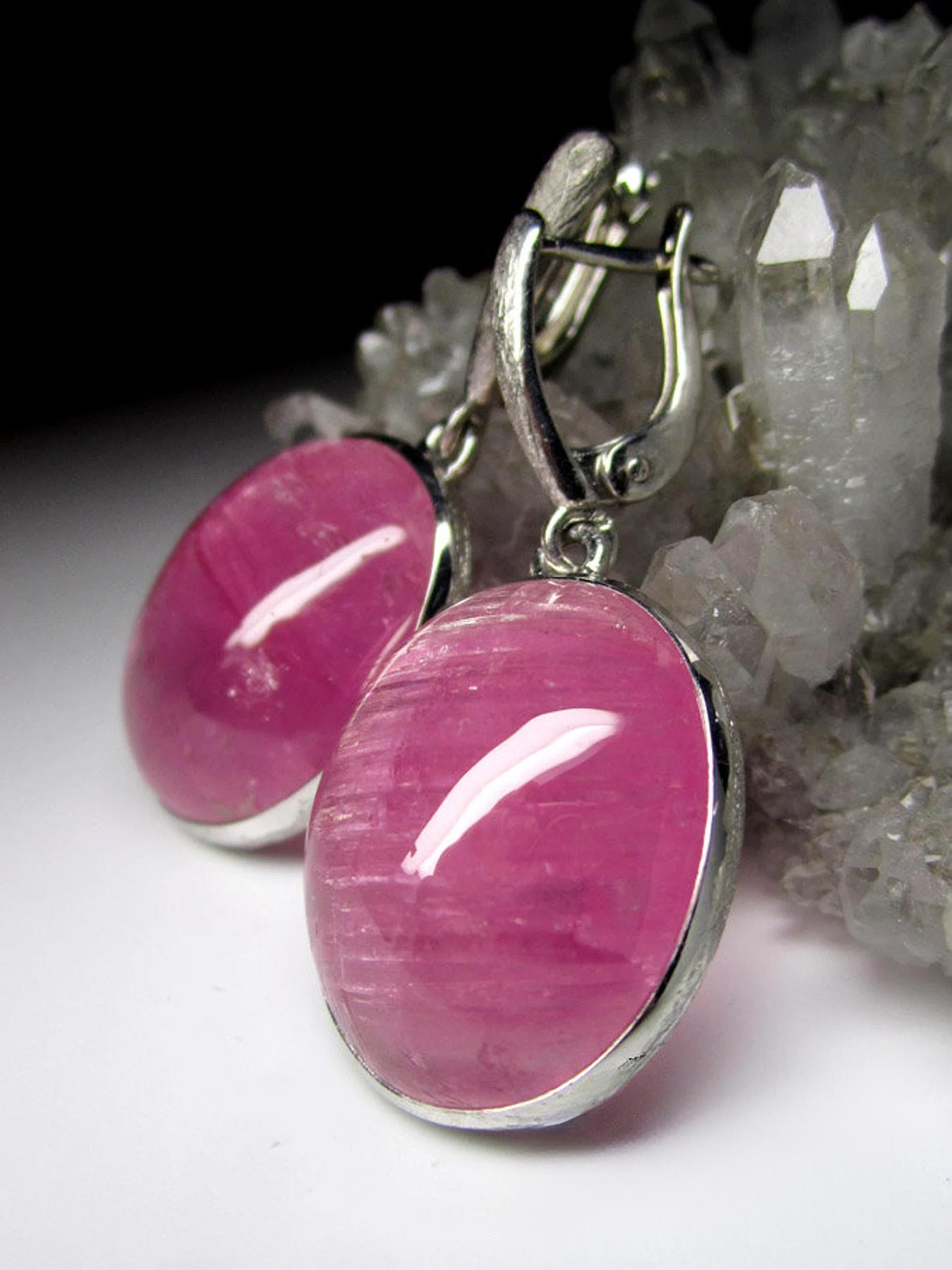 Orecchini d'argento con tormalina rubellite occhio di gatto Effetto catoyant Regalo naturale per lei In condizioni Nuovo in vendita a Berlin, DE