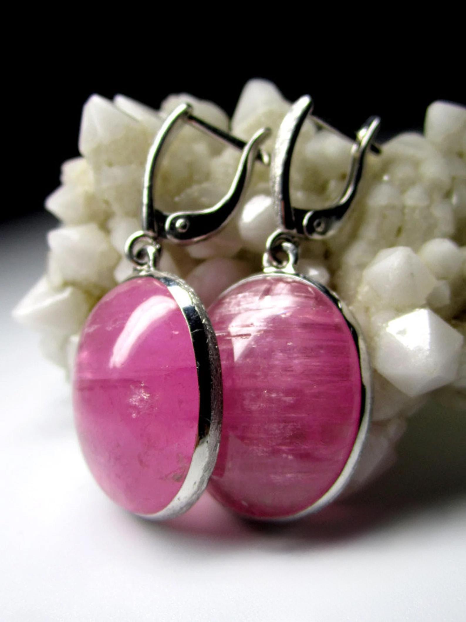 Orecchini d'argento con tormalina rubellite occhio di gatto Effetto catoyant Regalo naturale per lei in vendita 2
