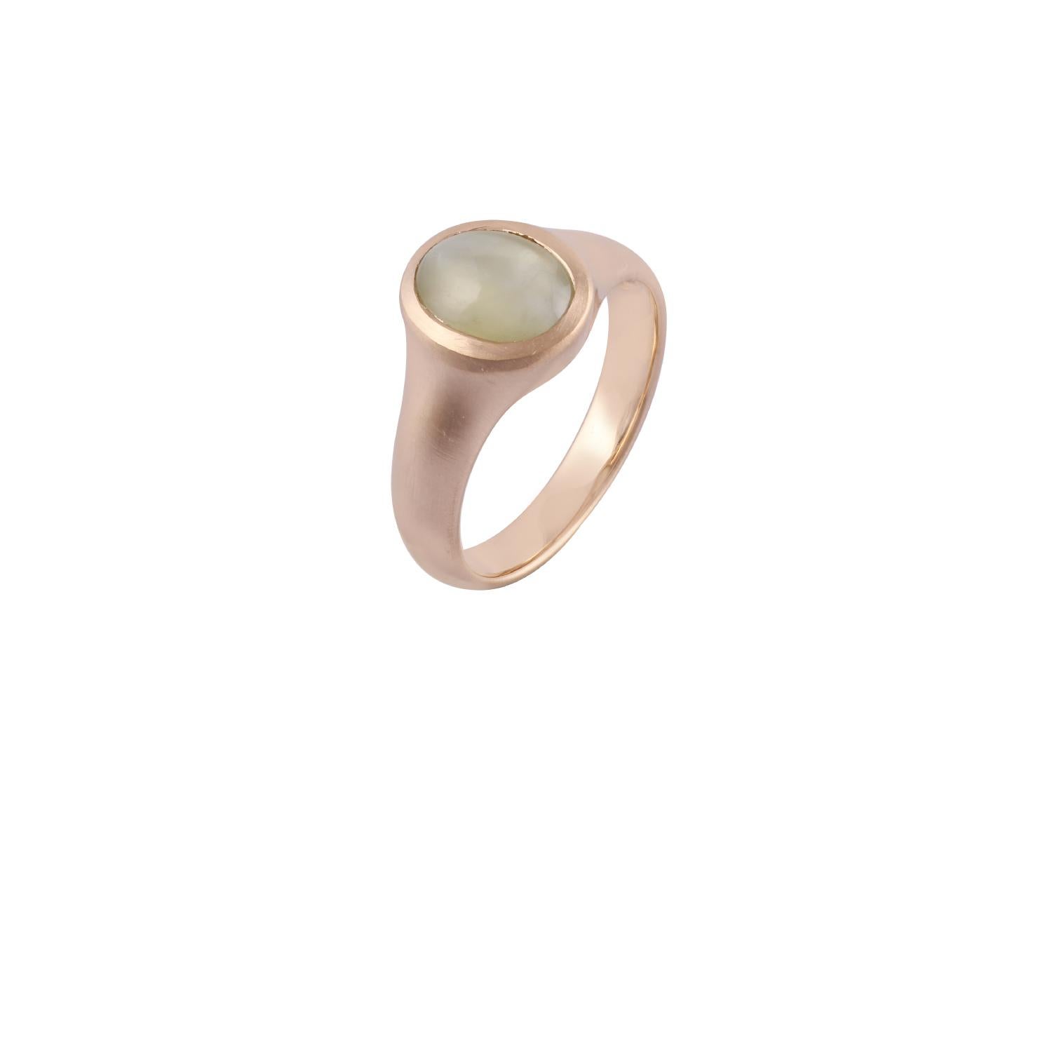 Cabochon Cat's Eye  Surrounded By Matte Finish 18k Yellow Gold Ring For Sale