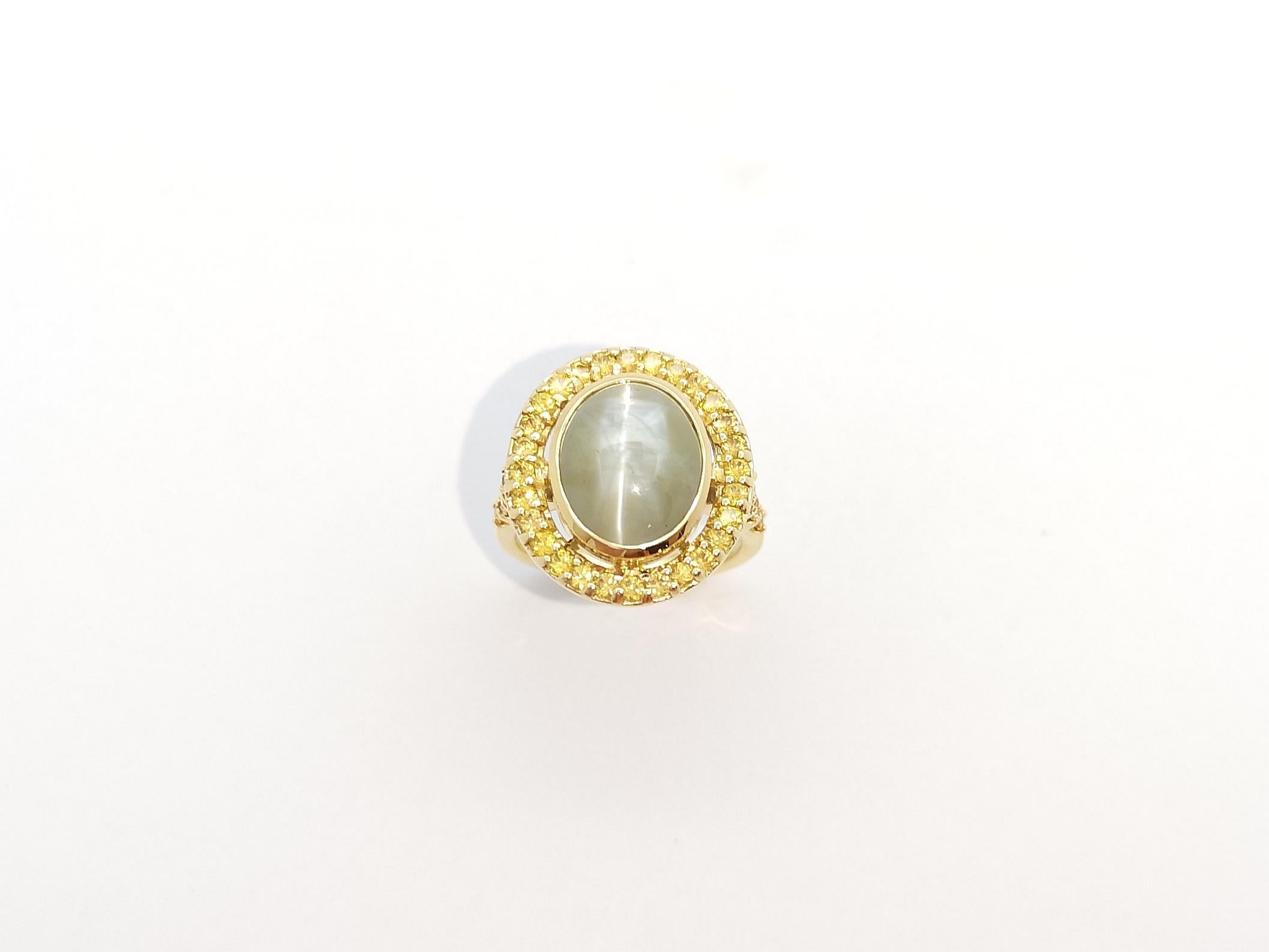 Cat's Eye with Yellow Sapphire Ring set in 18K Gold Settings For Sale 7