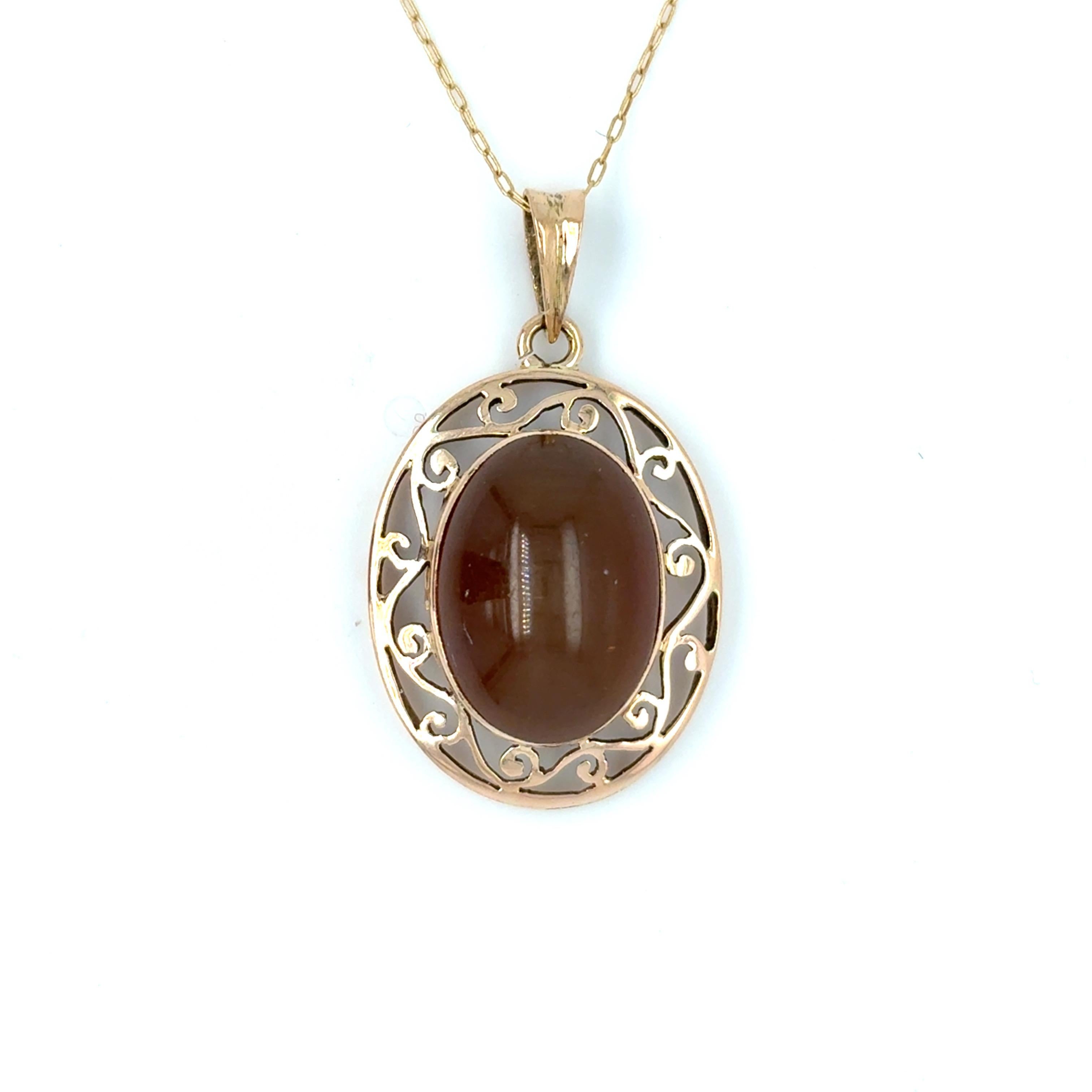 Cat's Eye Yellow Gold Pendant Necklace For Sale 4