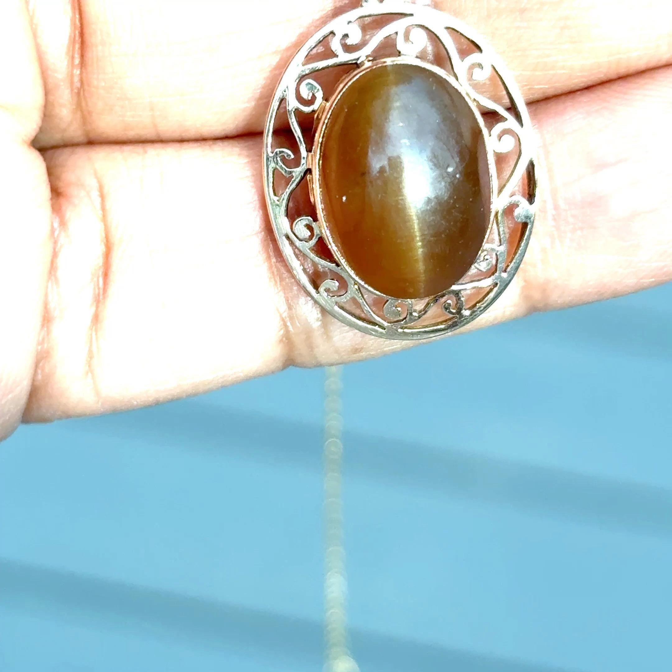 Cat's Eye Yellow Gold Pendant Necklace For Sale 6