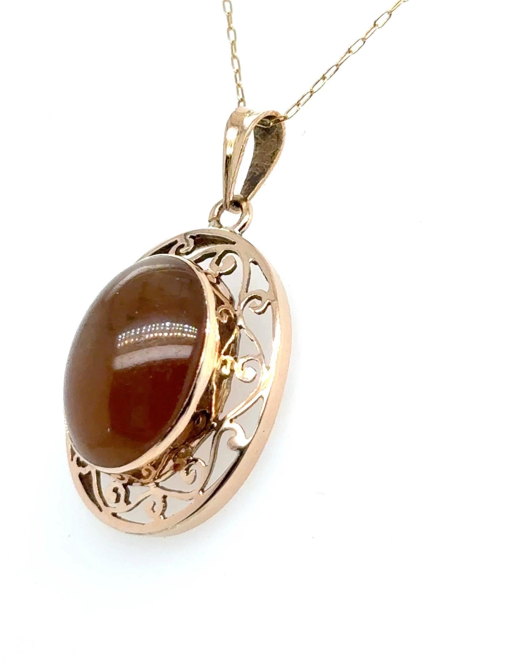 Cat's Eye Yellow Gold Pendant Necklace For Sale 2