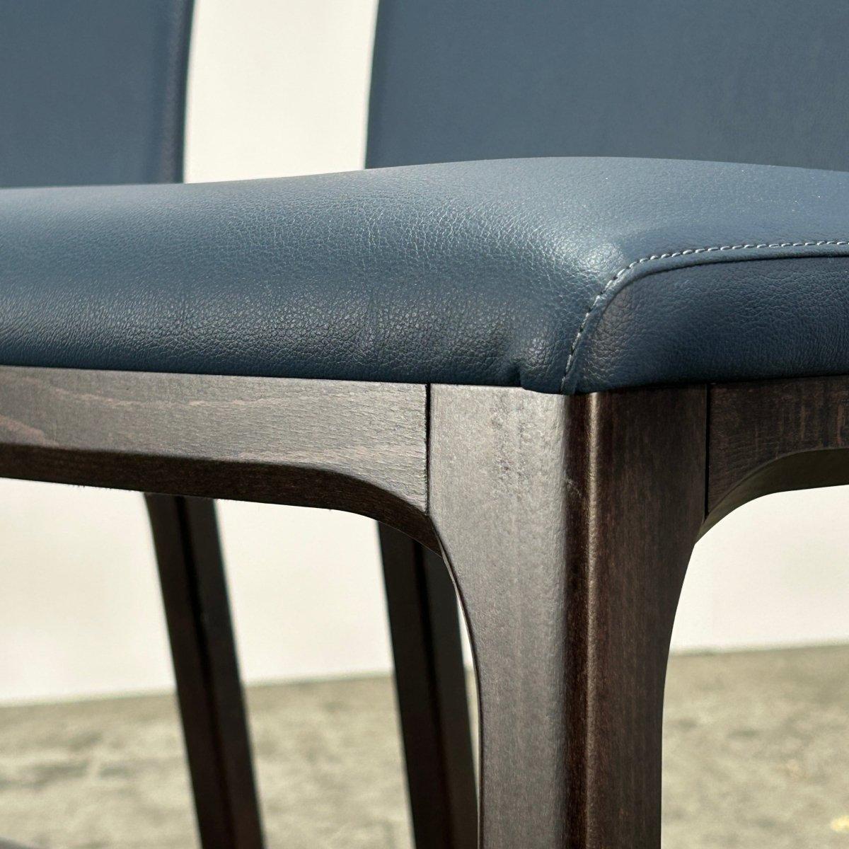 Cattelan Italia Arcadia Blue Leather Bar Stools by Paolo Cattelan, Set of Four (tabourets de bar en cuir bleu de Paolo Cattelan) en vente 5